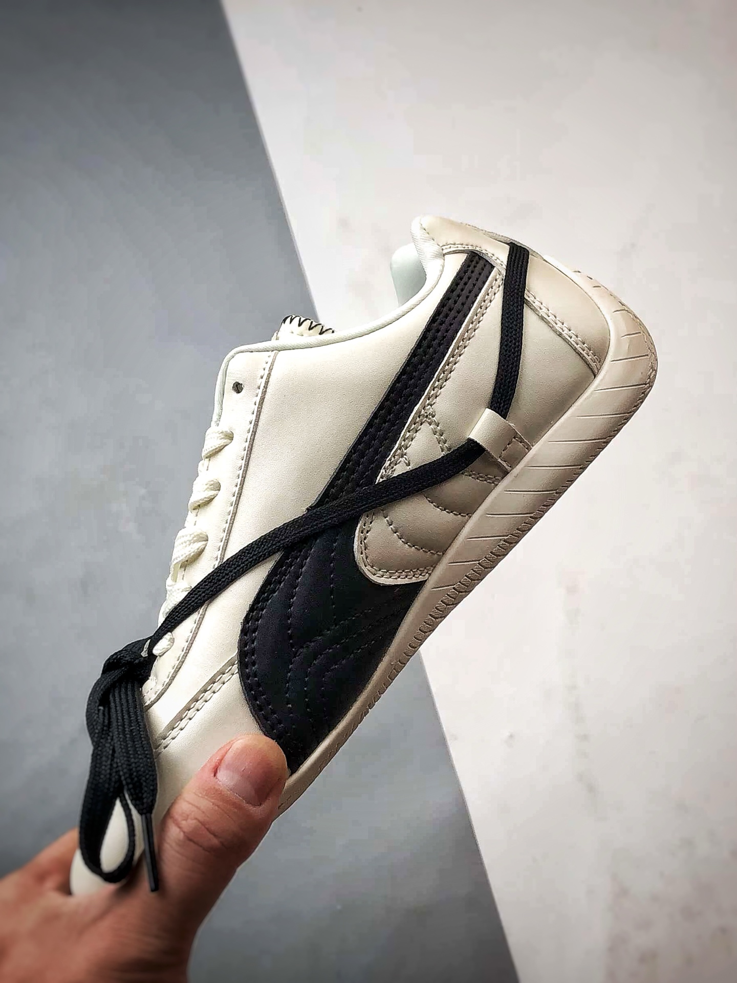 Rose x Puma Speedcet 白黑 彪马薄底德迅复古运动休闲赛车跑鞋 404390-01-莆田鞋,莆田鞋货源,高仿鞋,高仿鞋货源,安福档口,莆田高仿鞋,莆田鞋批发,高仿鞋批发,莆田高仿运动鞋,高仿运动鞋,莆田运动鞋 Rose x Puma Speedcet 白黑 彪马薄底德迅复古运动休闲赛车跑鞋 404390-01