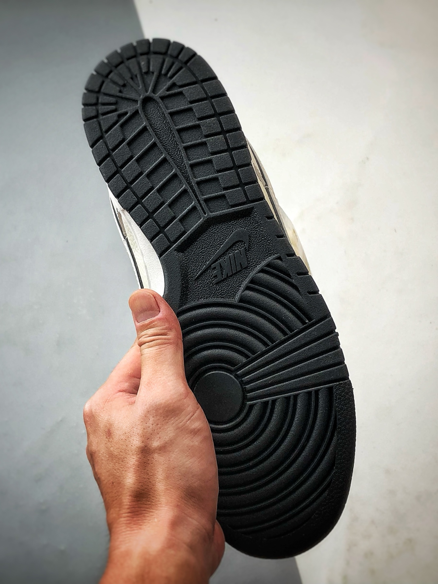 NK Dunk Low Retro ”DIY高端定制” 斯图西白黑小钩 低帮休闲运动板鞋 CS1688-135