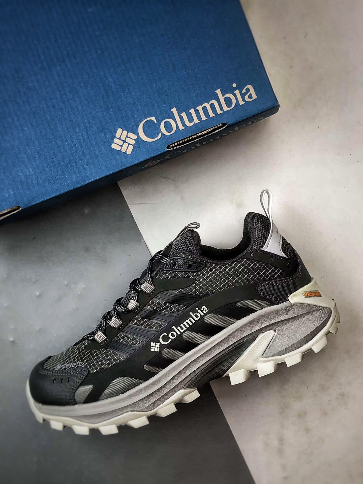Columbia/哥伦比亚 灰色 男士户外登山越野徒步鞋