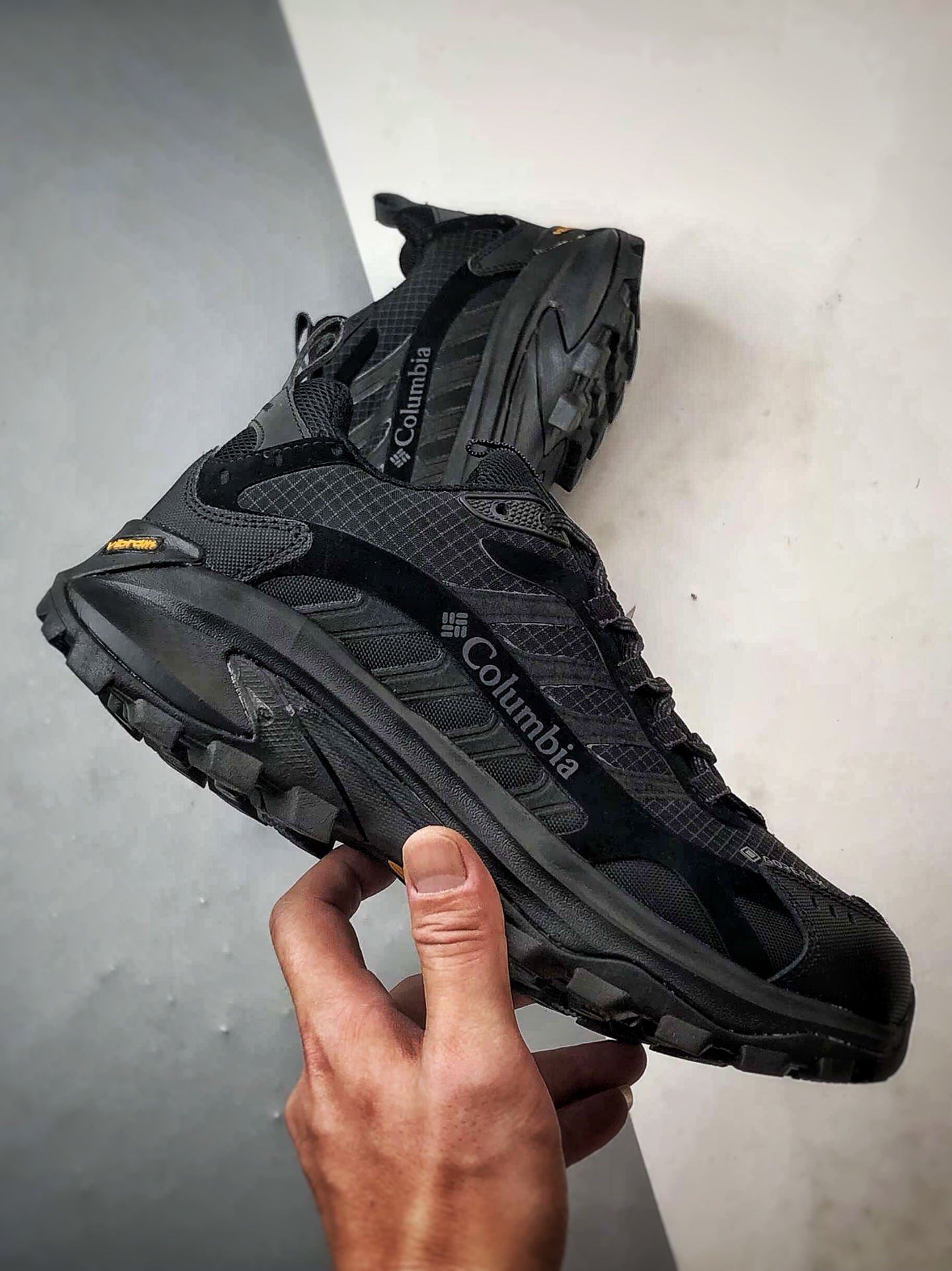 Columbia/哥伦比亚 黑色 男士户外登山越野徒步鞋-莆田鞋,莆田鞋货源,高仿鞋,高仿鞋货源,安福档口,莆田高仿鞋,莆田鞋批发,高仿鞋批发,莆田高仿运动鞋,高仿运动鞋,莆田运动鞋 Columbia/哥伦比亚 黑色 男士户外登山越野徒步鞋
