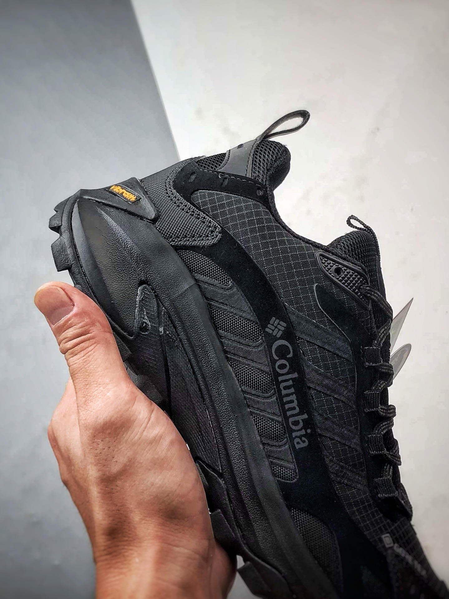 Columbia/哥伦比亚 黑色 男士户外登山越野徒步鞋-莆田鞋,莆田鞋货源,高仿鞋,高仿鞋货源,安福档口,莆田高仿鞋,莆田鞋批发,高仿鞋批发,莆田高仿运动鞋,高仿运动鞋,莆田运动鞋 Columbia/哥伦比亚 黑色 男士户外登山越野徒步鞋