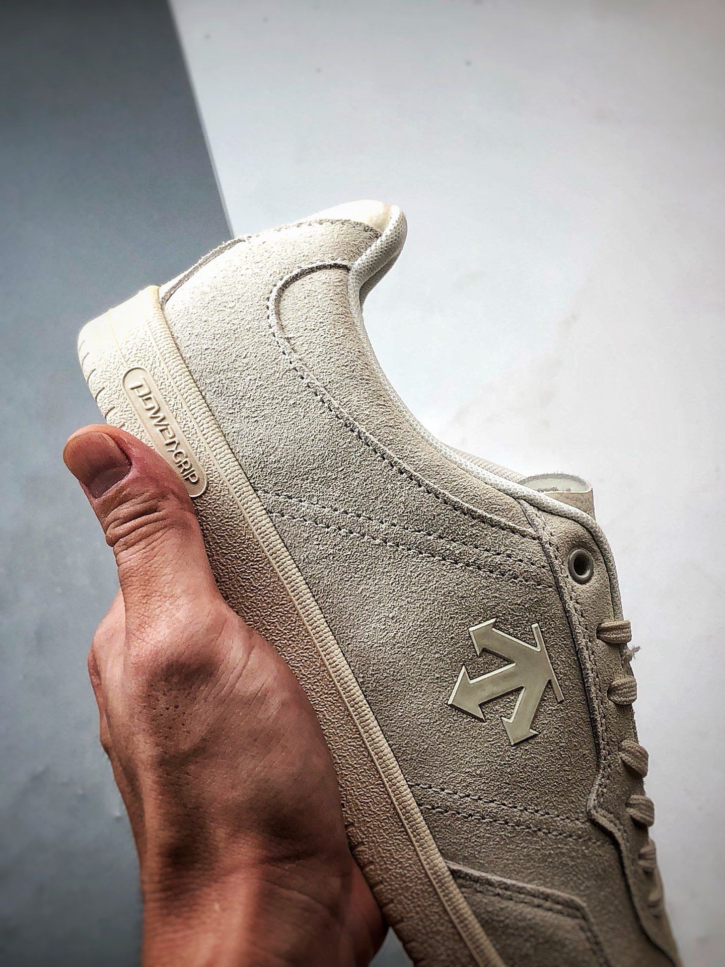 迪桑特Descente Sport Style 白色 舒适薄底生活休闲板鞋