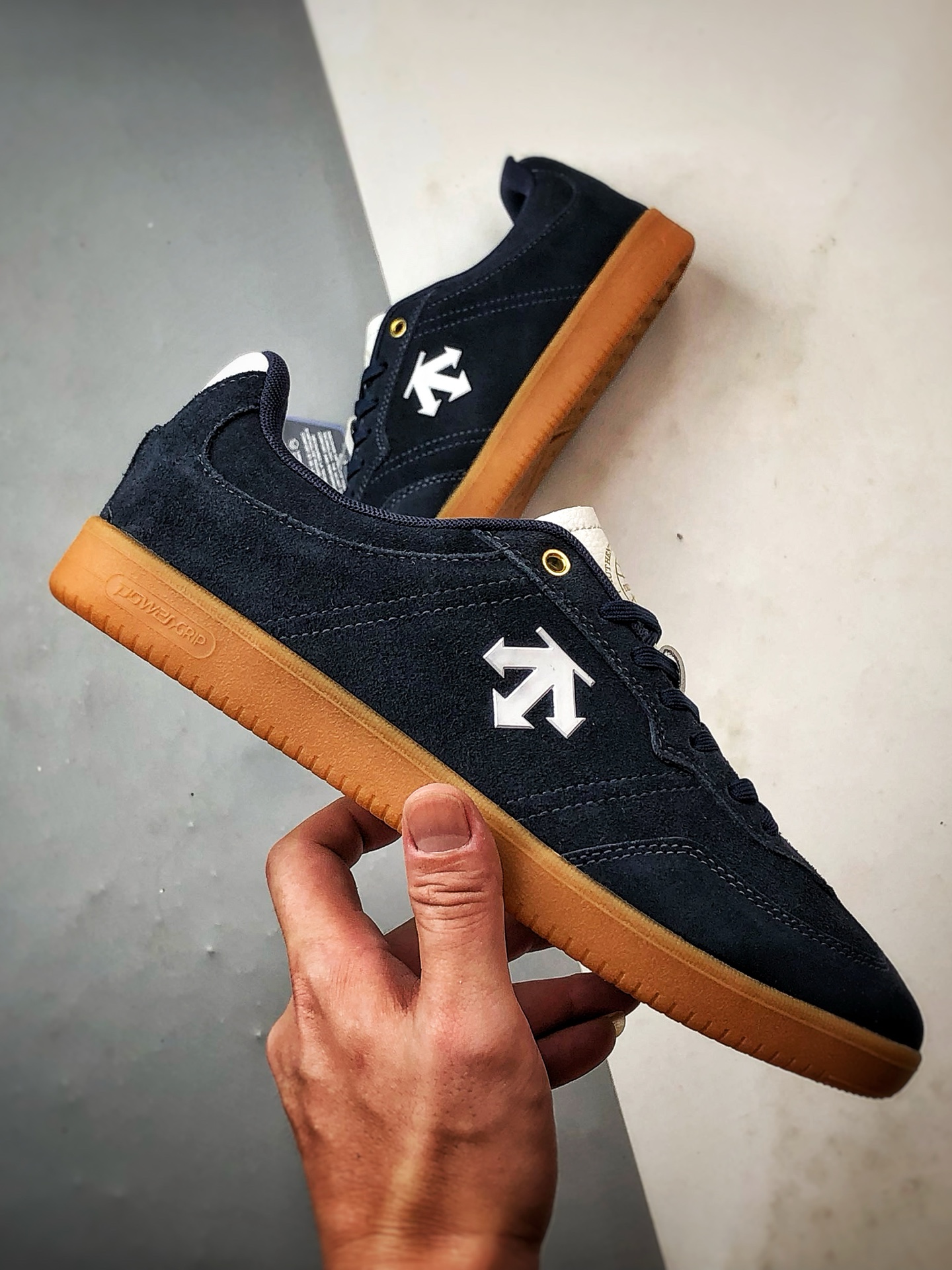 迪桑特Descente Sport Style 深蓝色 舒适薄底生活休闲板鞋