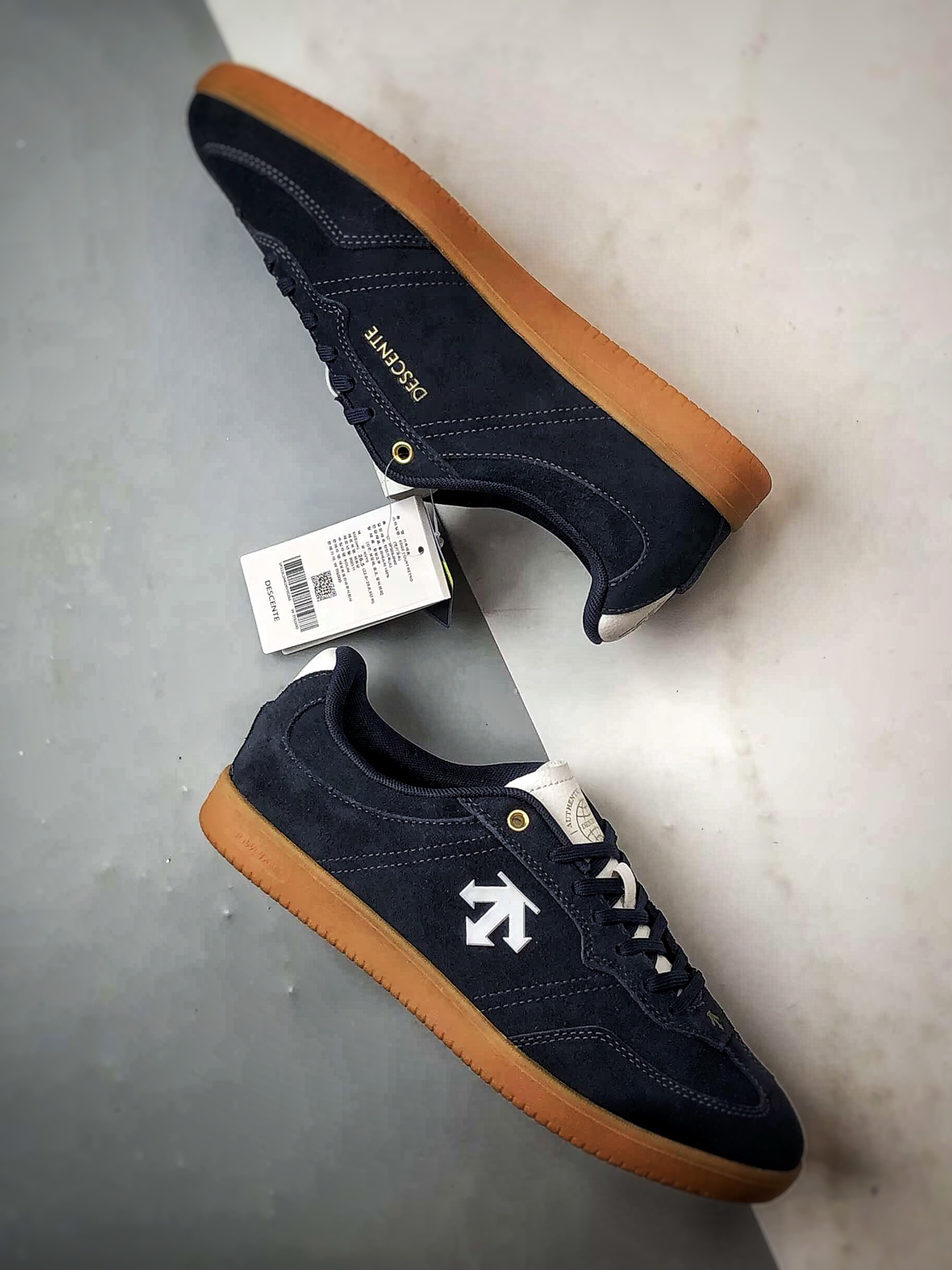 迪桑特Descente Sport Style 深蓝色 舒适薄底生活休闲板鞋