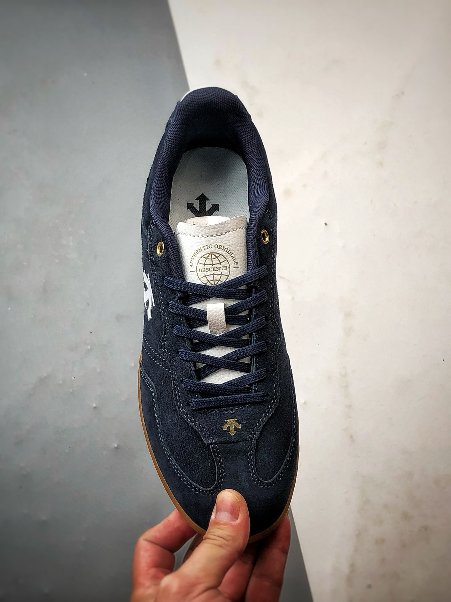 迪桑特Descente Sport Style 深蓝色 舒适薄底生活休闲板鞋