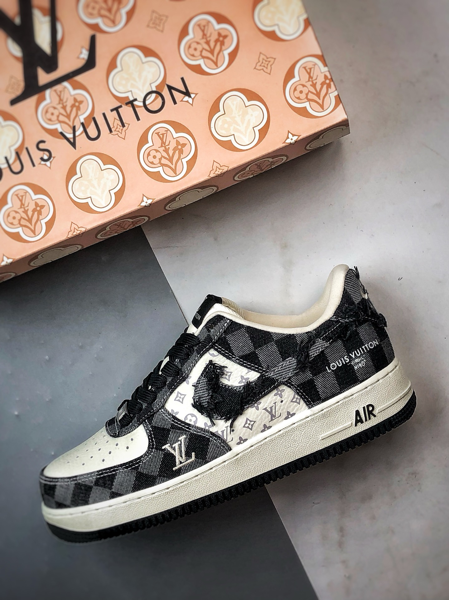 LV x Air Force 1 Low 黑灰牛仔棋盘格 YF9511-817