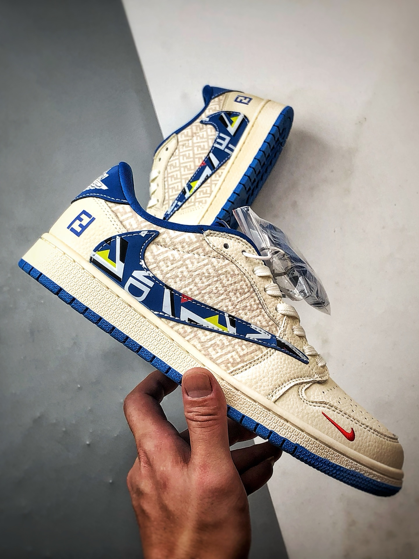 Air Jordan 1 Low ”高端定制” 芬迪米白蓝印花反光倒钩 XS2025-080