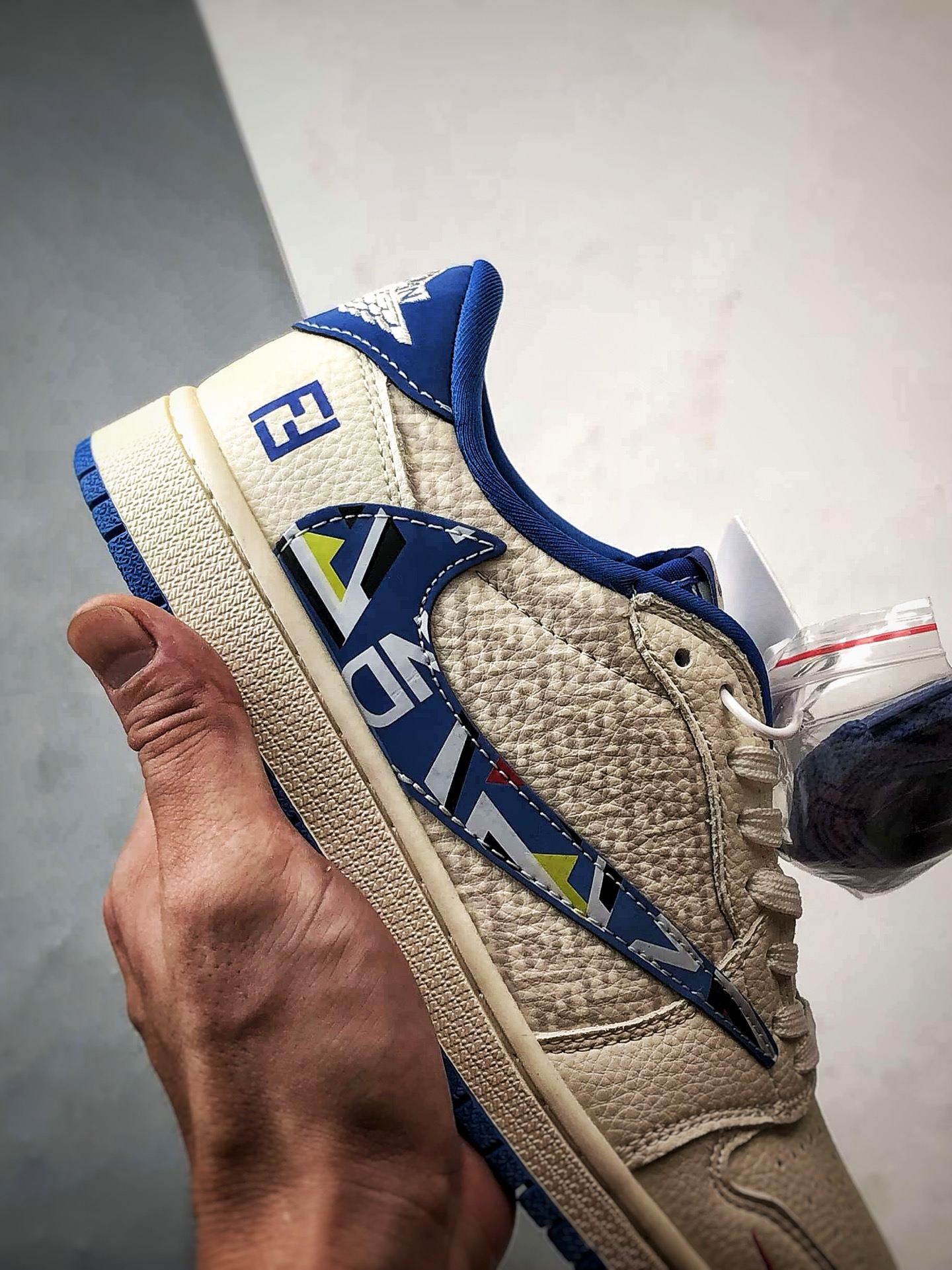 Air Jordan 1 Low ”高端定制” 芬迪米白蓝印花反光倒钩 XS2025-080