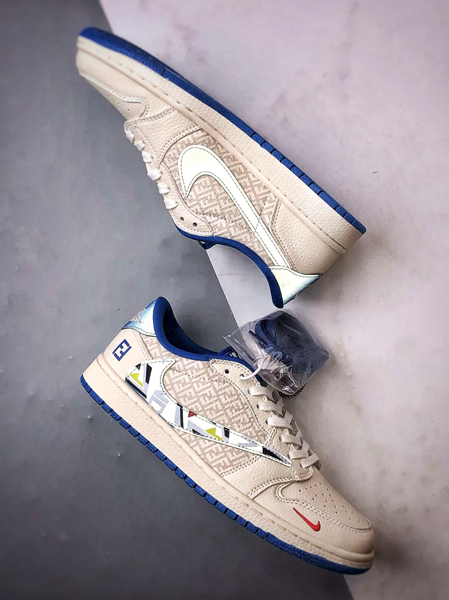 Air Jordan 1 Low ”高端定制” 芬迪米白蓝印花反光倒钩 XS2025-080