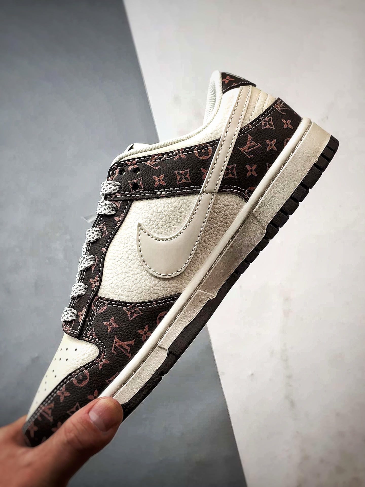 NK Dunk Low Retro ”DIY高端定制” LV老花米白棕 低帮休闲运动板鞋 CX5050-Y05