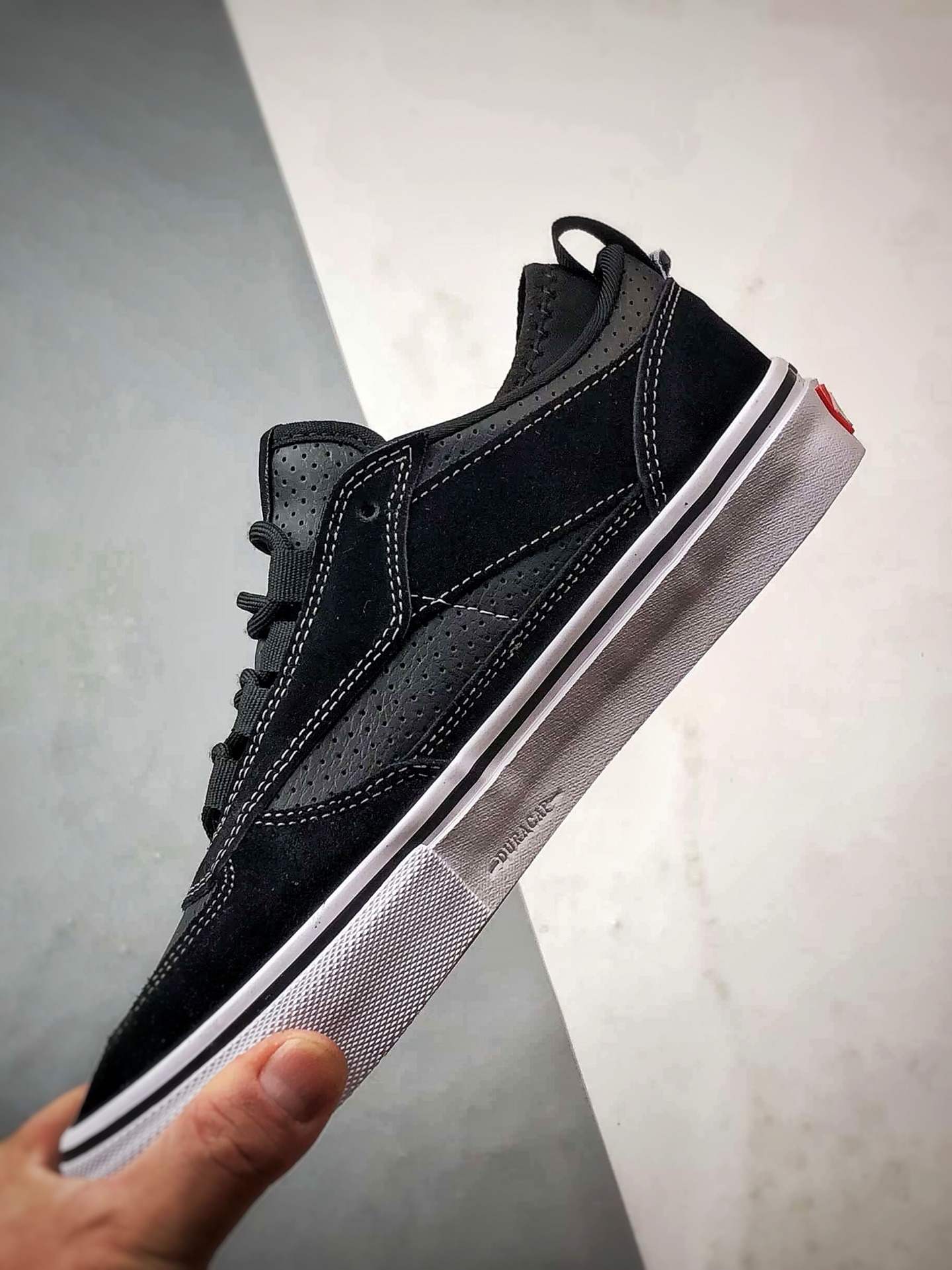 PALACE x Vans Half Cab 黑白 舒适百搭轻便滑板鞋 VN0007QXBA21