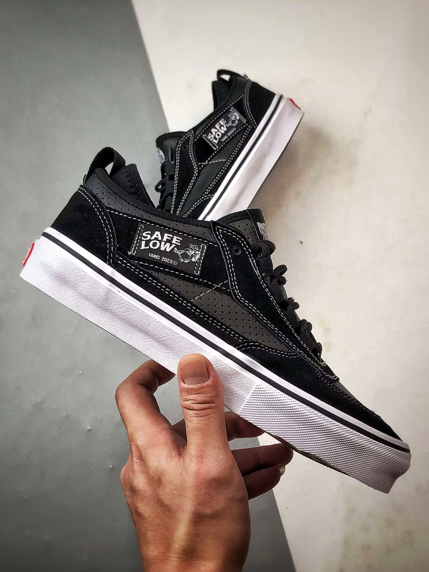 PALACE x Vans Half Cab 黑白 舒适百搭轻便滑板鞋 VN0007QXBA21