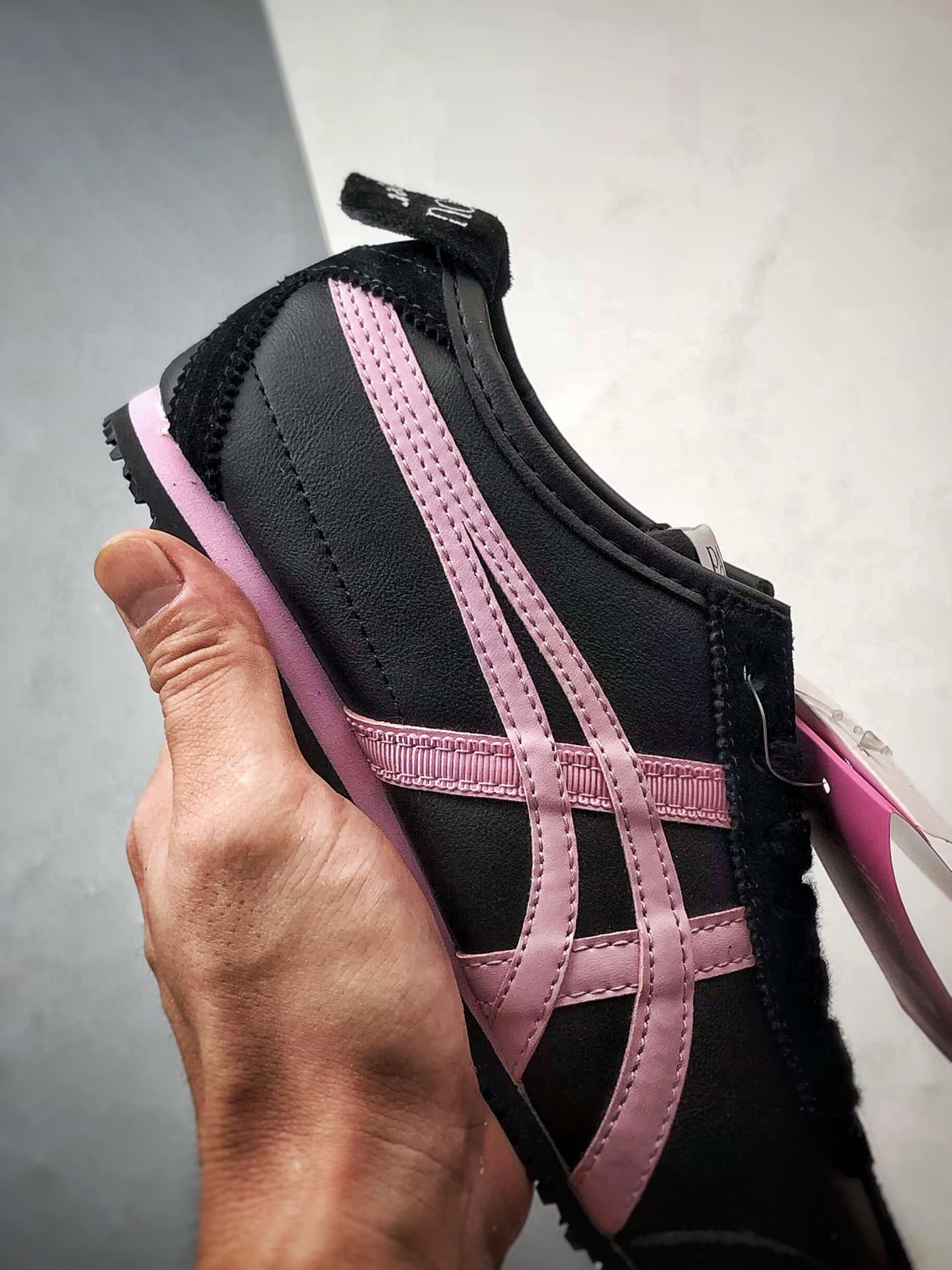 Patou x Asics 鬼冢虎 Mexico 66 黑粉 印尼厂Oem原单材料 1183C380-001-莆田鞋,莆田鞋货源,高仿鞋,高仿鞋货源,安福档口,莆田高仿鞋,莆田鞋批发,高仿鞋批发,莆田高仿运动鞋,高仿运动鞋,莆田运动鞋 Patou x Asics 鬼冢虎 Mexico 66 黑粉 印尼厂Oem原单材料 1183C380-001