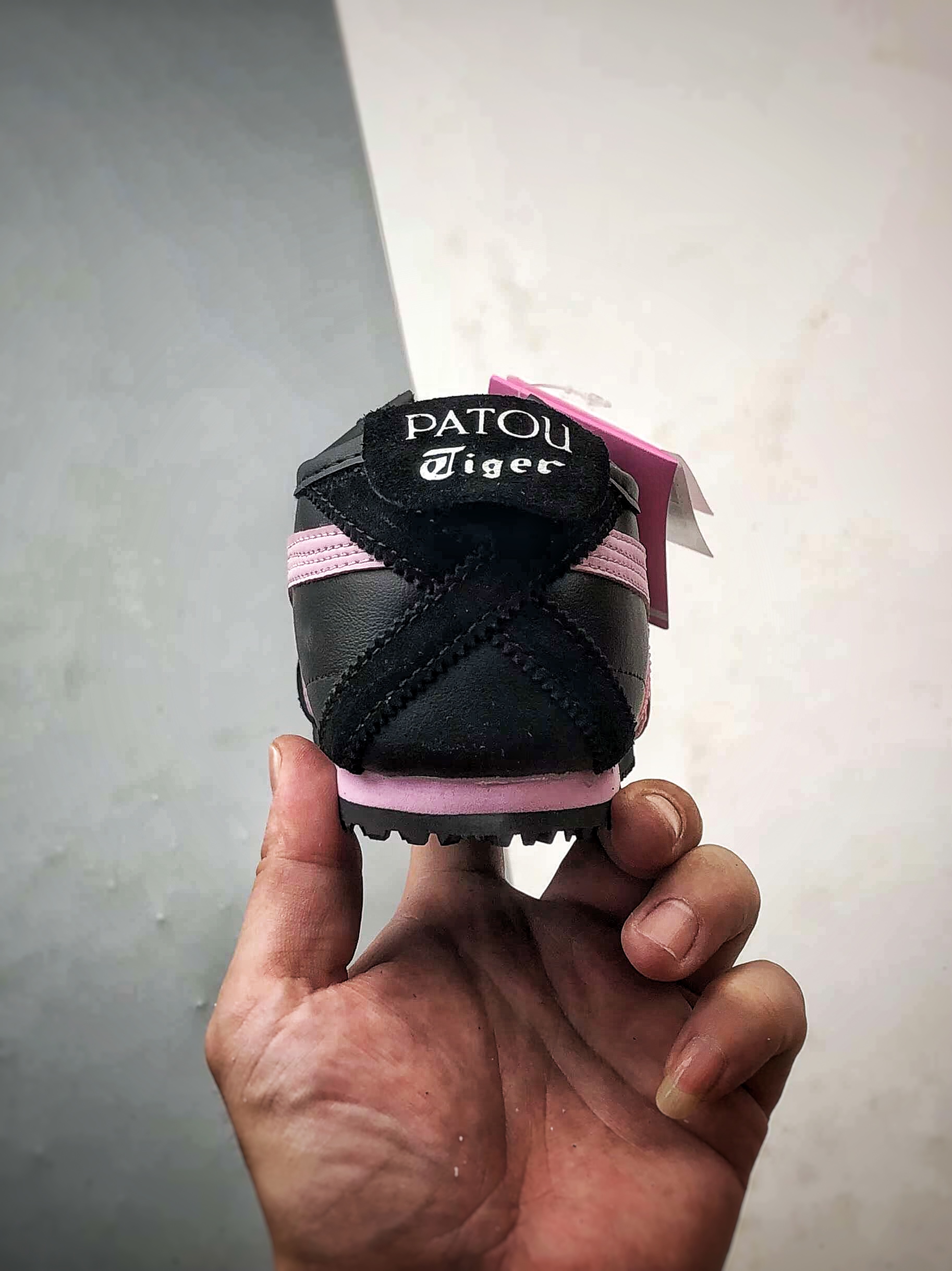 Patou x Asics 鬼冢虎 Mexico 66 黑粉 印尼厂Oem原单材料 1183C380-001-莆田鞋,莆田鞋货源,高仿鞋,高仿鞋货源,安福档口,莆田高仿鞋,莆田鞋批发,高仿鞋批发,莆田高仿运动鞋,高仿运动鞋,莆田运动鞋 Patou x Asics 鬼冢虎 Mexico 66 黑粉 印尼厂Oem原单材料 1183C380-001