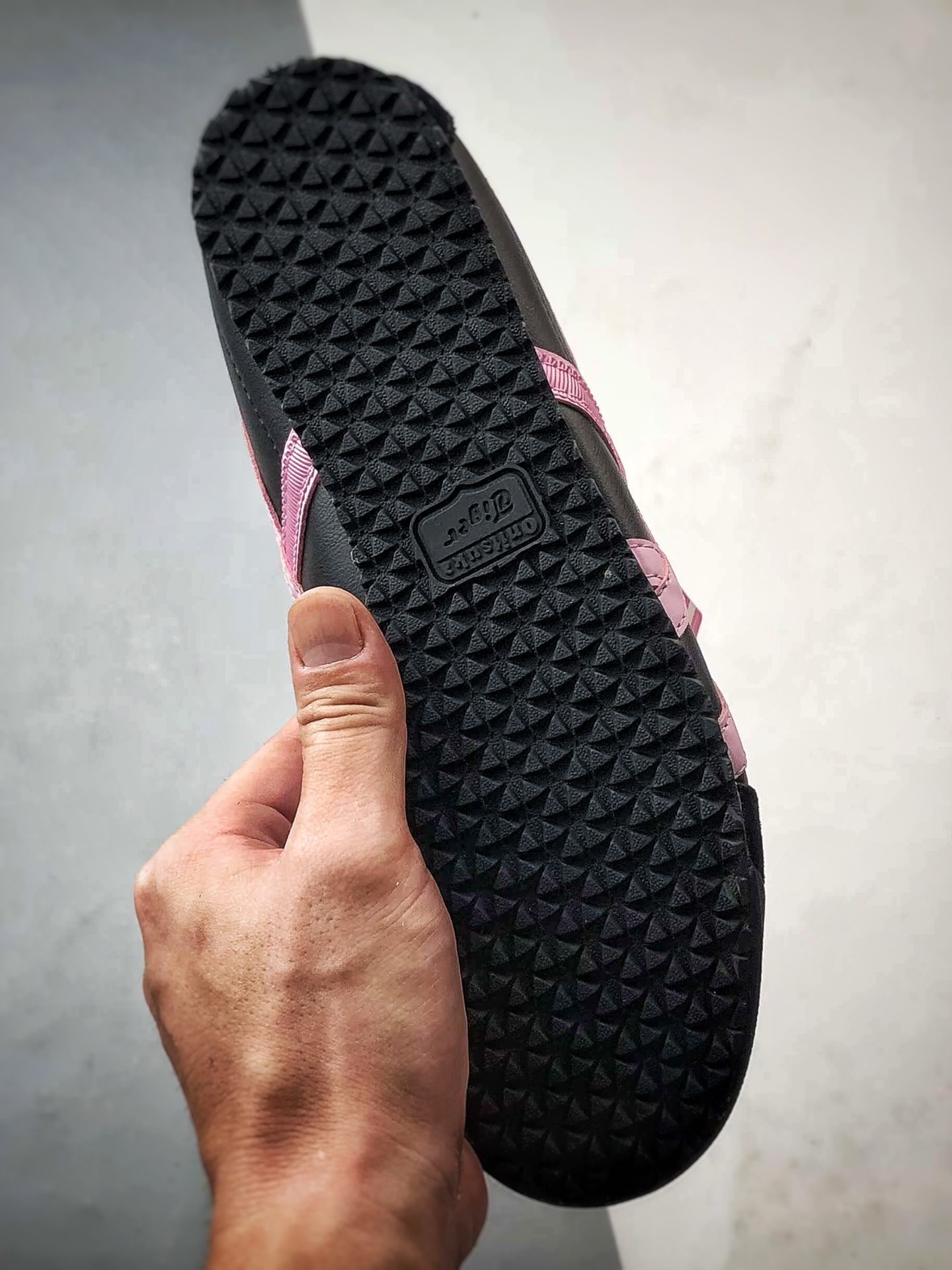 Patou x Asics 鬼冢虎 Mexico 66 黑粉 印尼厂Oem原单材料 1183C380-001-莆田鞋,莆田鞋货源,高仿鞋,高仿鞋货源,安福档口,莆田高仿鞋,莆田鞋批发,高仿鞋批发,莆田高仿运动鞋,高仿运动鞋,莆田运动鞋 Patou x Asics 鬼冢虎 Mexico 66 黑粉 印尼厂Oem原单材料 1183C380-001