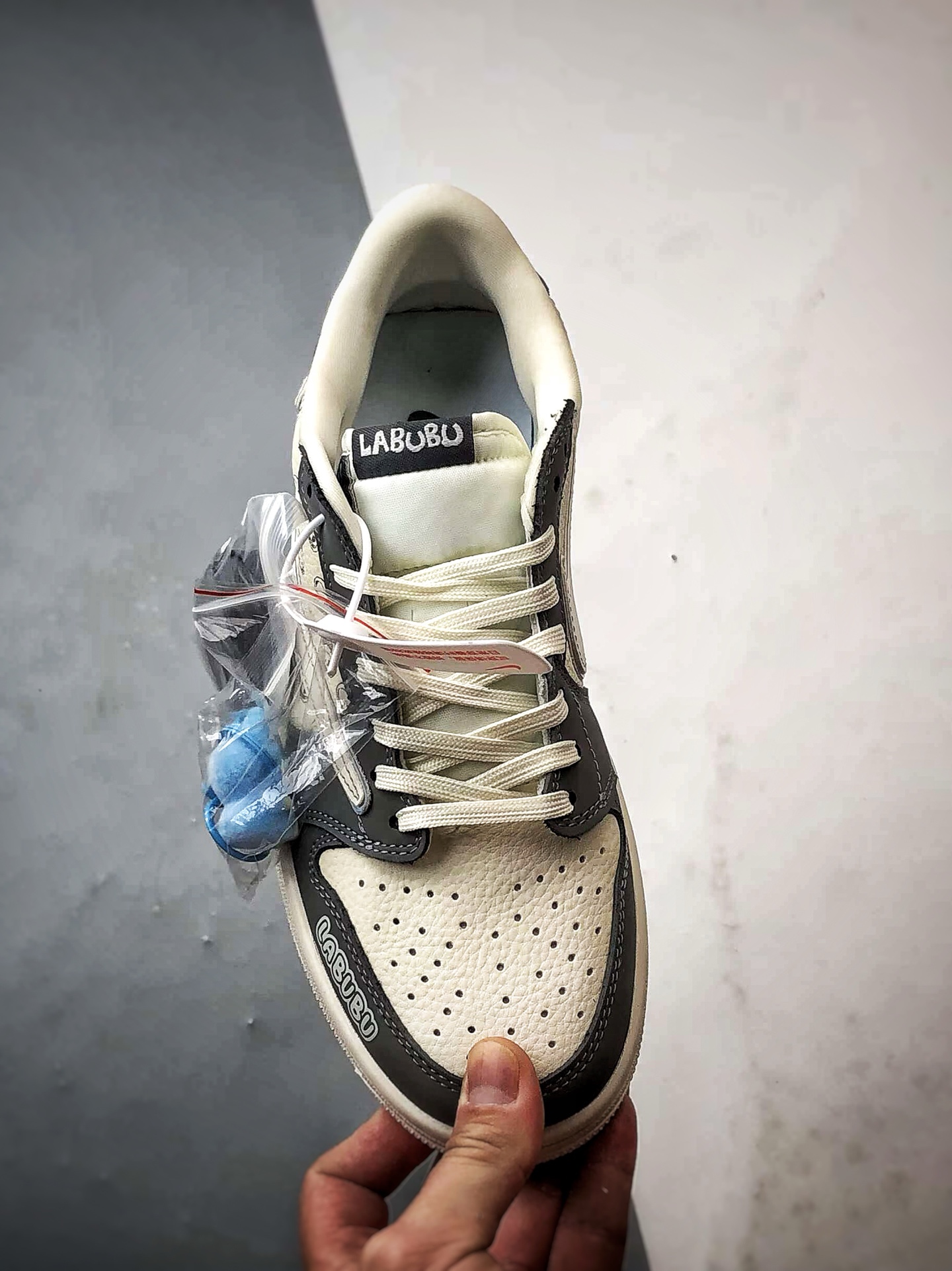 Air Jordan 1 Low ”高端定制” 拉布布涂鸦白灰倒钩 LD2028-055