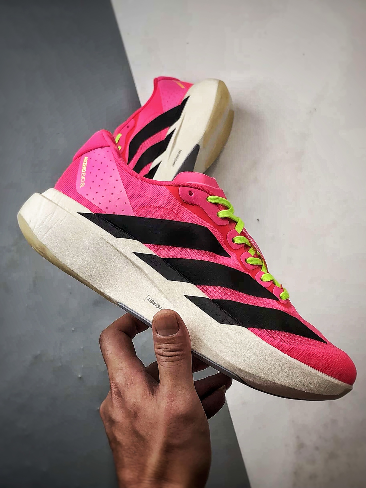 AD Adizero Evo SL 玫粉 零度系列马拉松轻量竞速运动跑鞋 JS4455 尺码：36 36 37 38 38 39 40 40 41 42 42 43 44 45