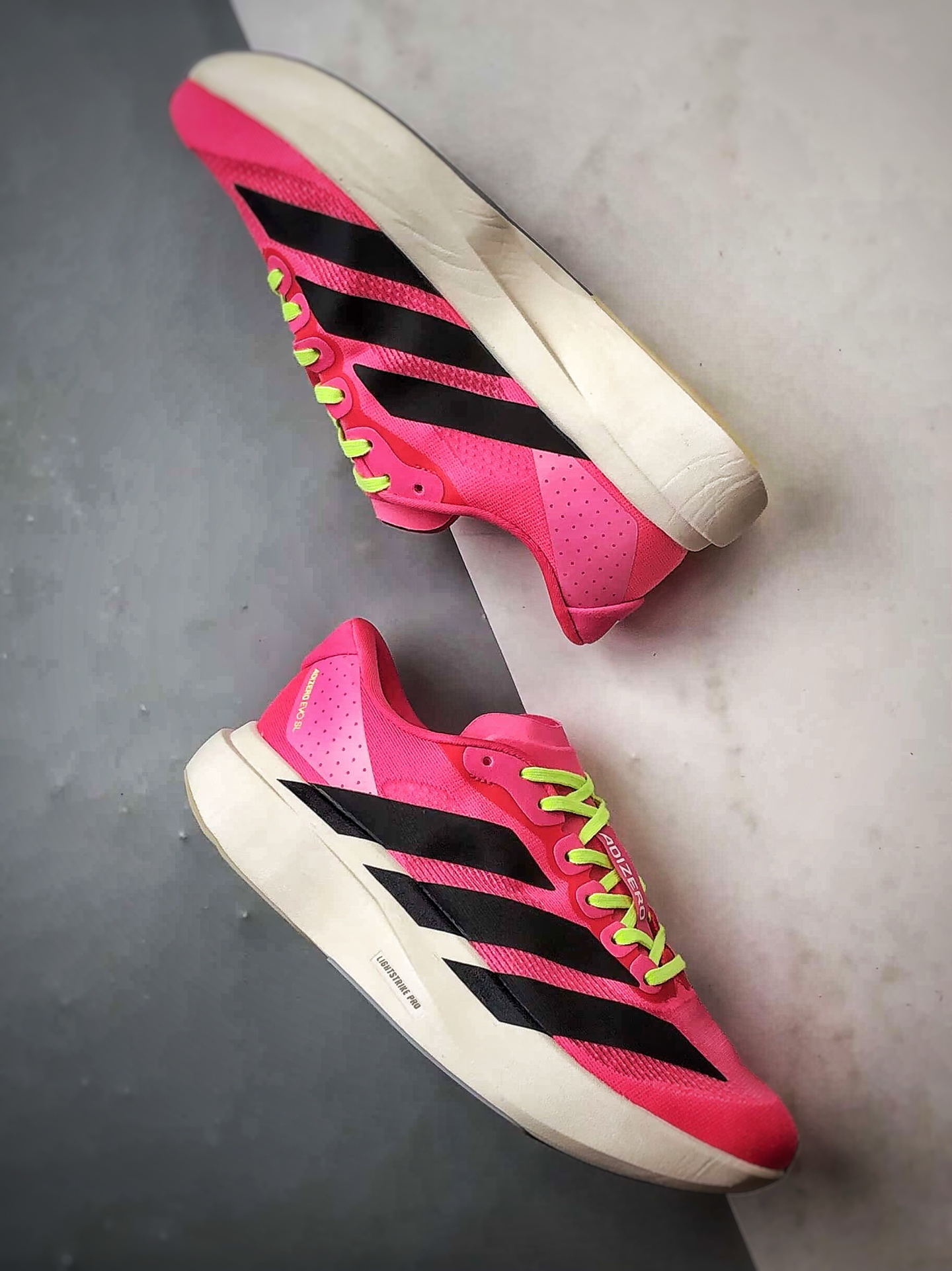 AD Adizero Evo SL 玫粉 零度系列马拉松轻量竞速运动跑鞋 JS4455 尺码：36 36 37 38 38 39 40 40 41 42 42 43 44 45