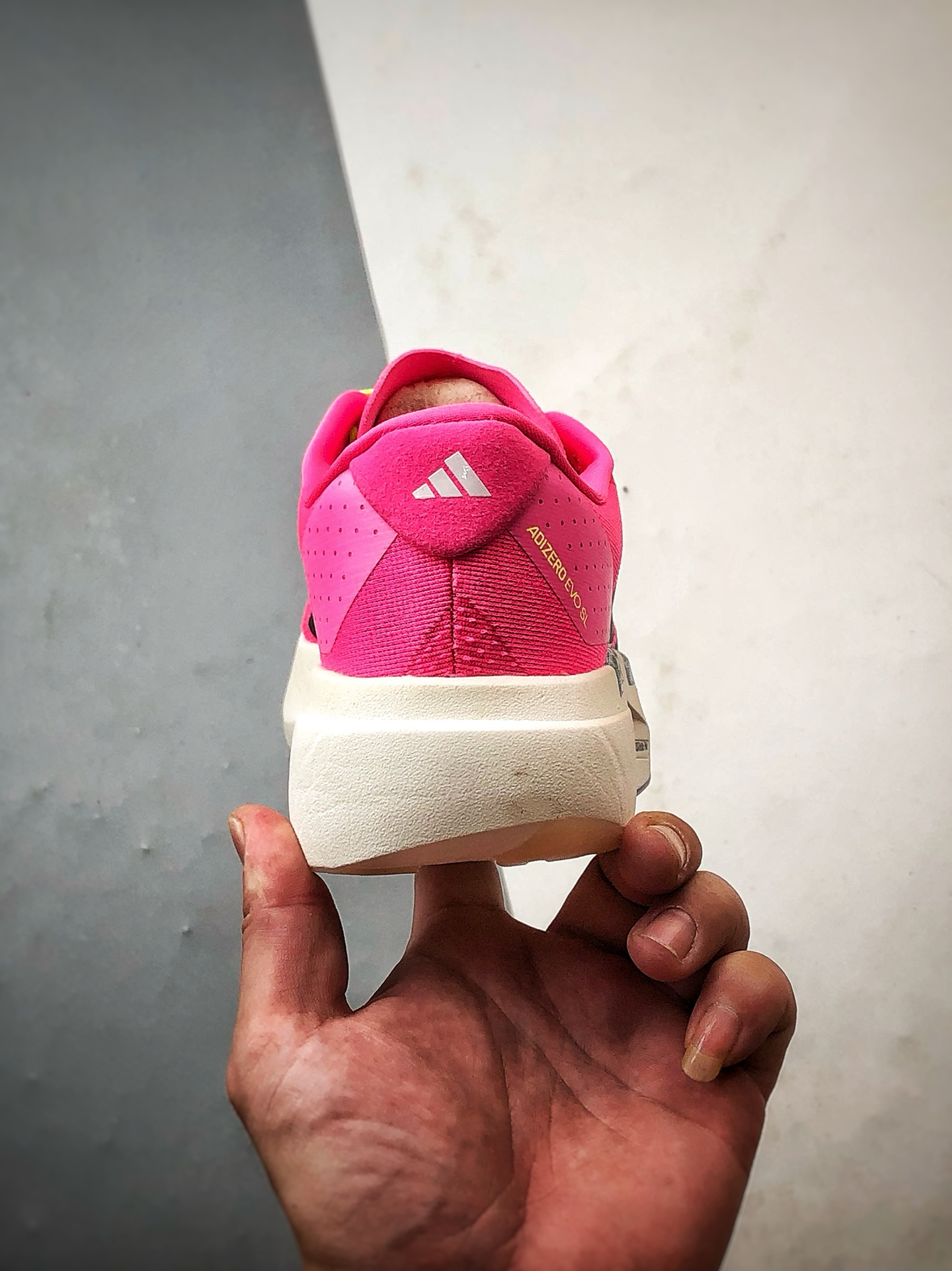 AD Adizero Evo SL 玫粉 零度系列马拉松轻量竞速运动跑鞋 JS4455 尺码：36 36 37 38 38 39 40 40 41 42 42 43 44 45