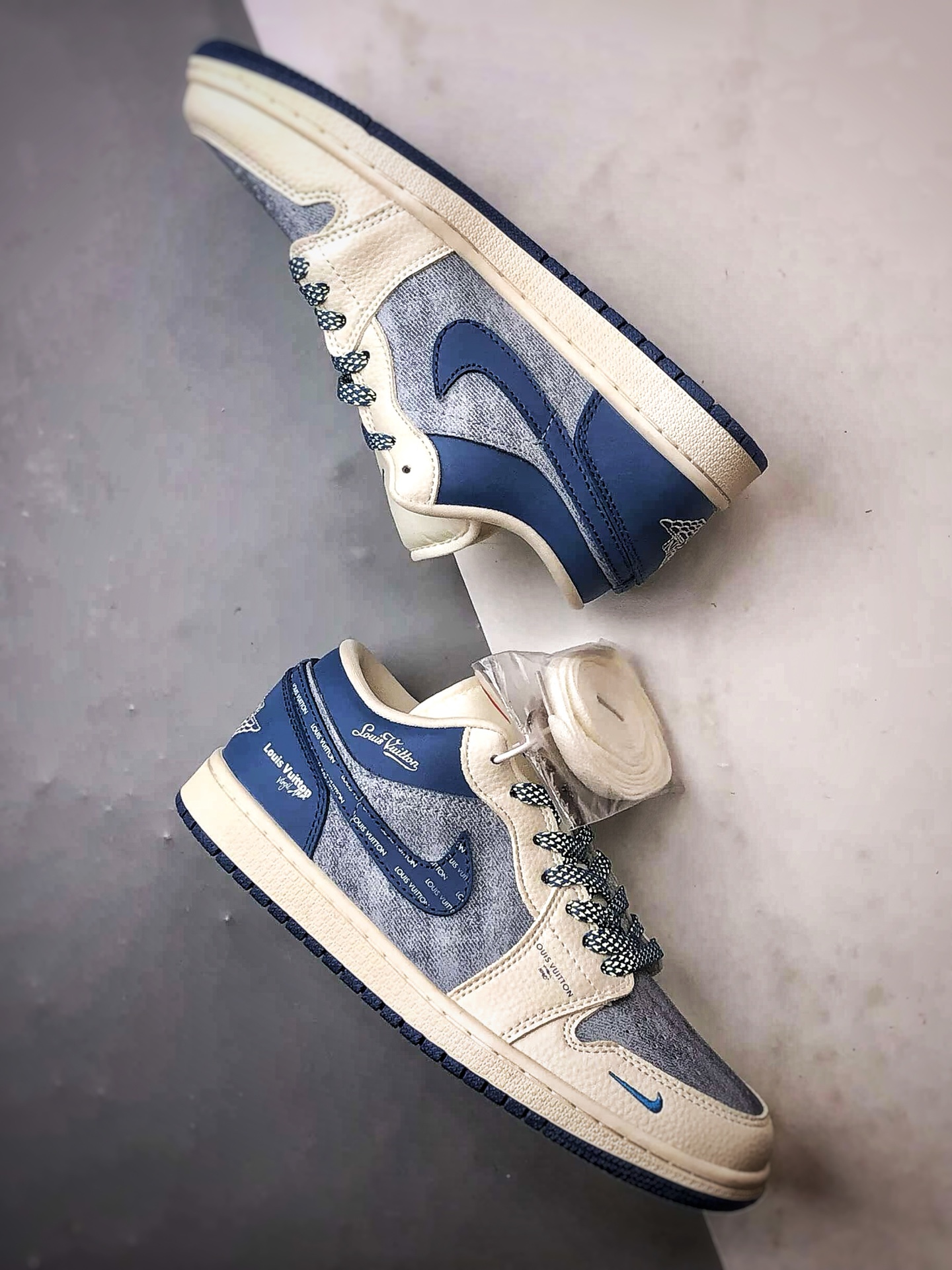 Air Jordan 1 Low ”高端定制” LV米白蓝拼接牛仔 QD1988-003-High Quatity Cheap Brand wholesale wholesaler seller Clothes Bags handbags Sneakers Top Fashion Clothing Shoes from China Factory Chinese suppliers best Quality Beautiful Price Air Jordan 1 Low ”高端定制” LV米白蓝拼接牛仔 QD1988-003