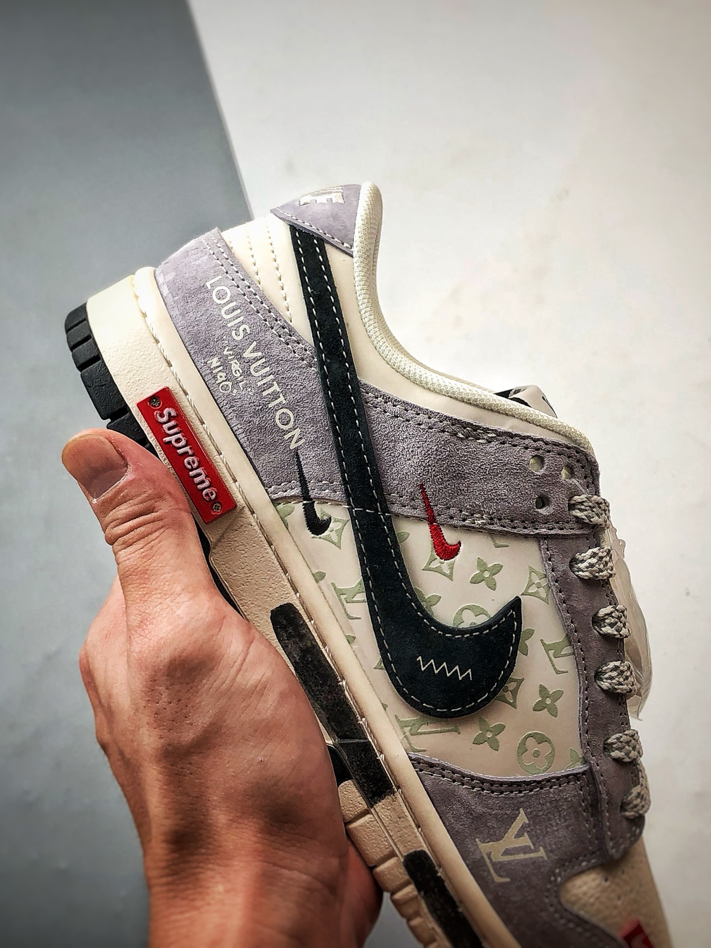 NK Dunk Low Retro ”DIY高端定制” LV米灰黑 低帮休闲运动板鞋 CX5050-Y18-High Quatity Cheap Brand wholesale wholesaler seller Clothes Bags handbags Sneakers Top Fashion Clothing Shoes from China Factory Chinese suppliers best Quality Beautiful Price NK Dunk Low Retro ”DIY高端定制” LV米灰黑 低帮休闲运动板鞋 CX5050-Y18