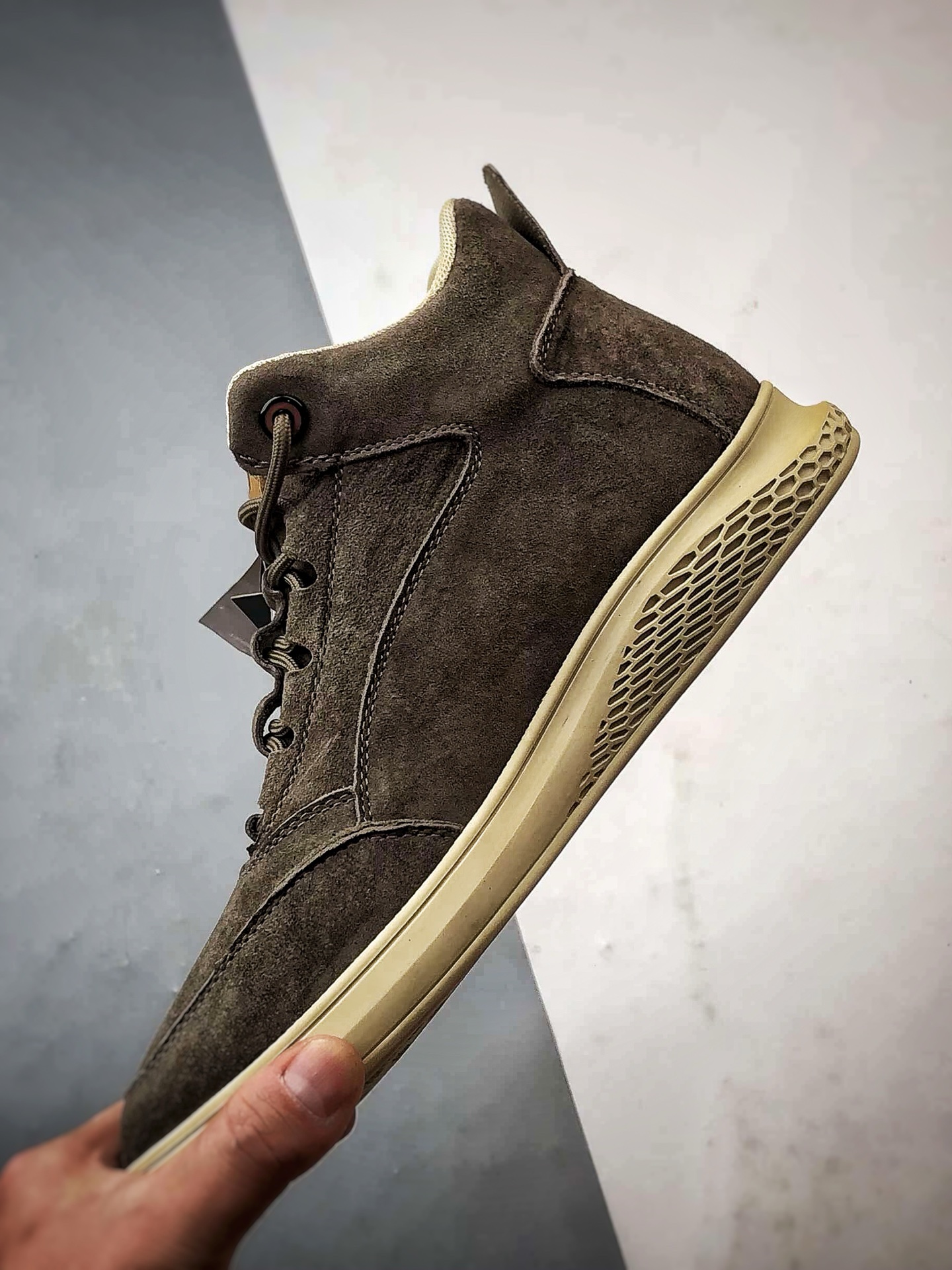 CAT/卡特 硬汉推土机品牌 秋冬经典款 户外百搭中帮休闲马丁靴 P727922