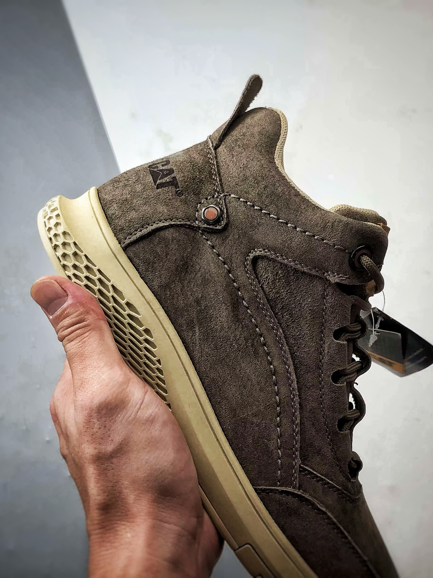 CAT/卡特 硬汉推土机品牌 秋冬经典款 户外百搭中帮休闲马丁靴 P727922