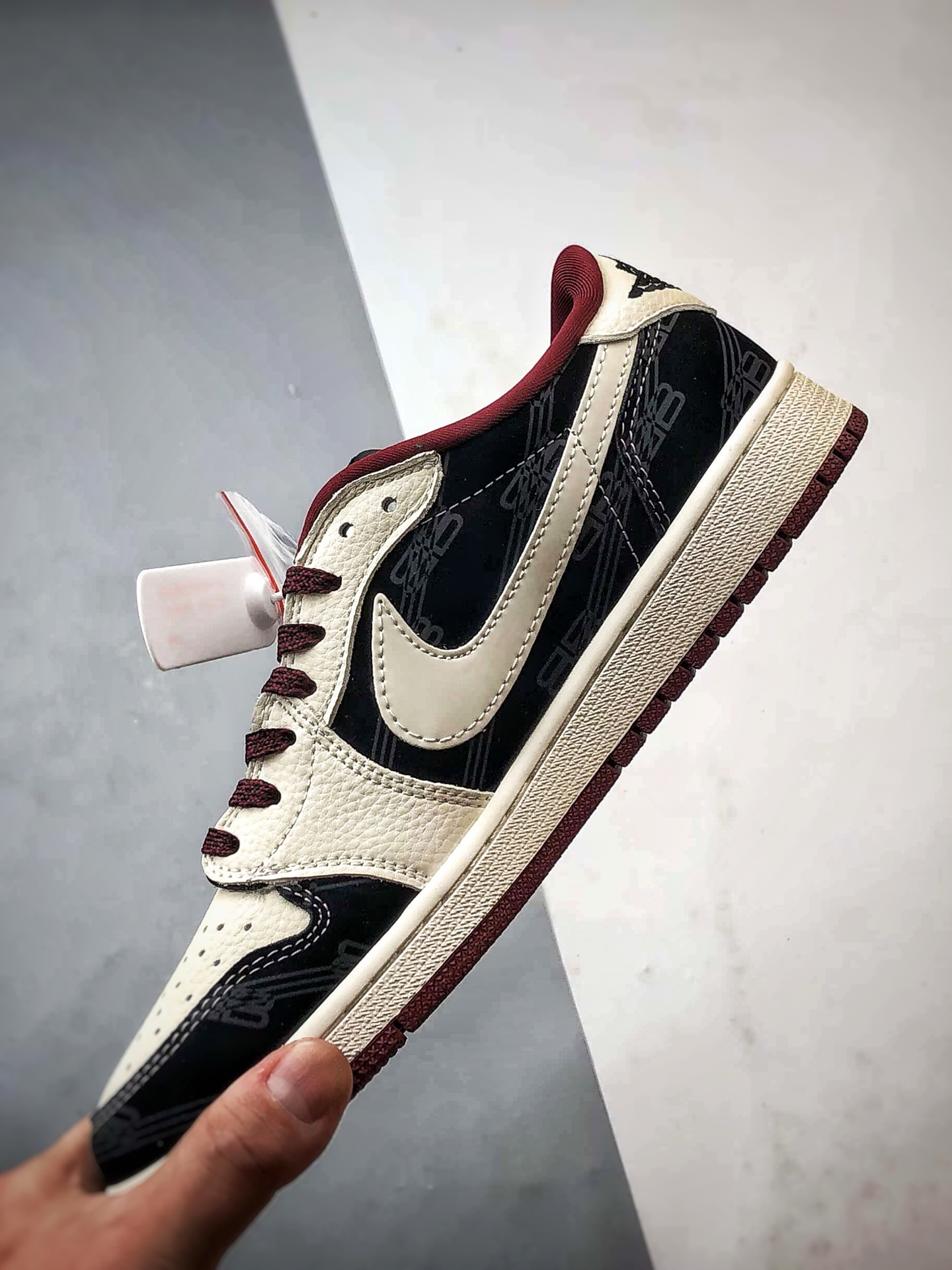 Air Jordan 1 Low ”高端定制” 巴黎米黑红倒钩 XS2025-079