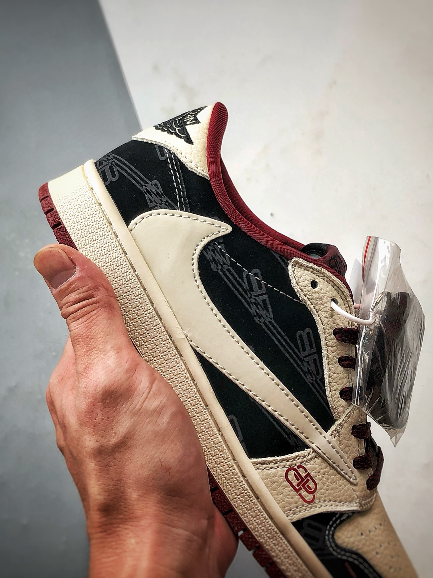 Air Jordan 1 Low ”高端定制” 巴黎米黑红倒钩 XS2025-079