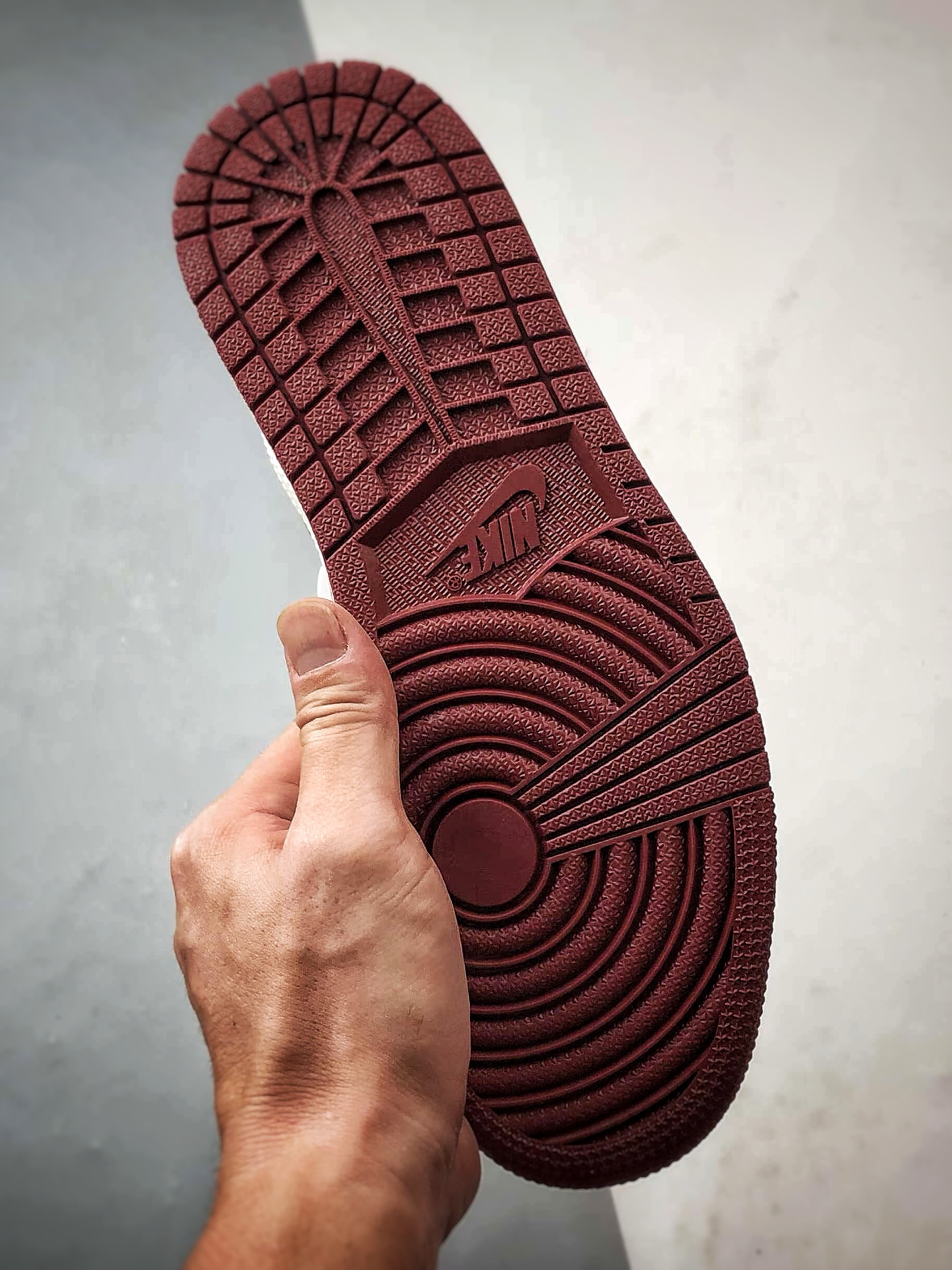 Air Jordan 1 Low ”高端定制” 巴黎米黑红倒钩 XS2025-079