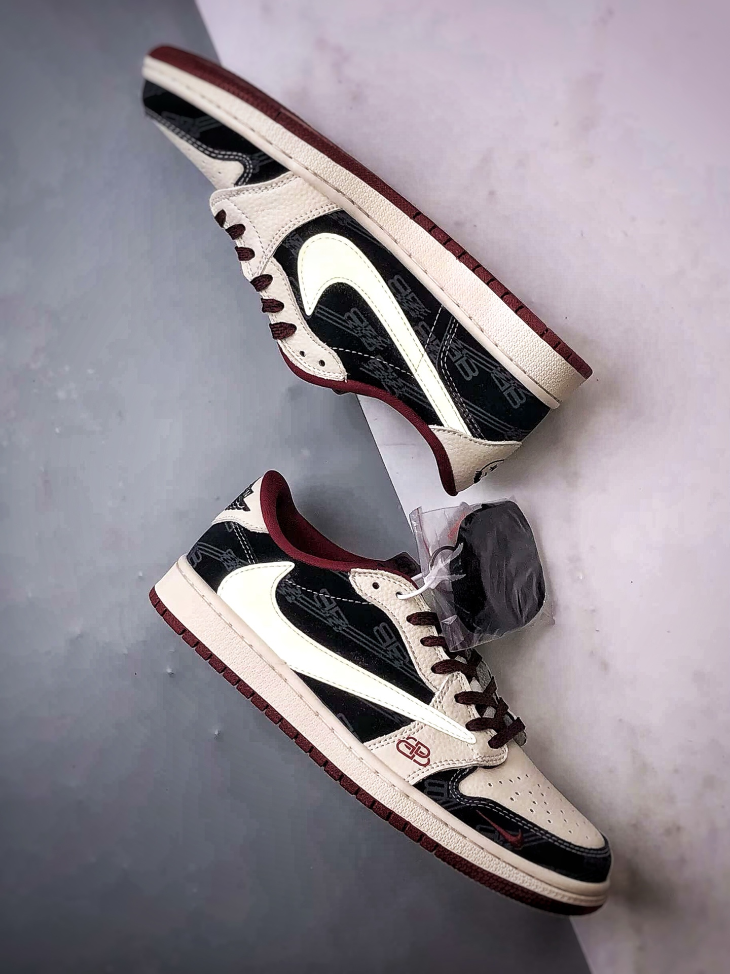 Air Jordan 1 Low ”高端定制” 巴黎米黑红倒钩 XS2025-079