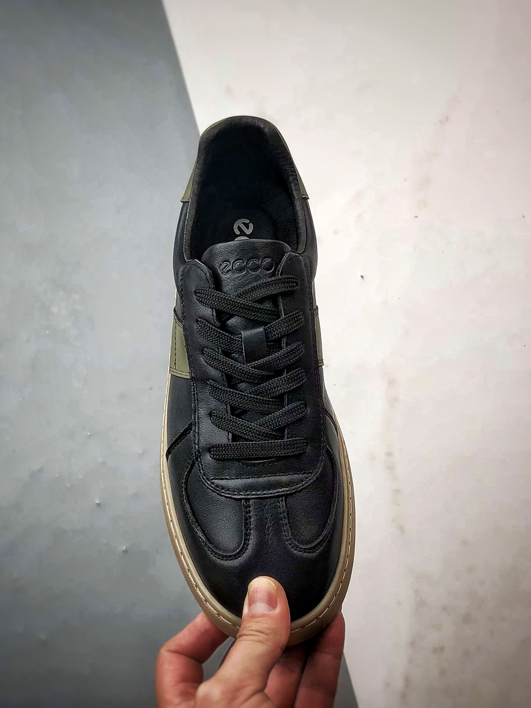 Ecco/爱步 街头球鞋系列 25年新款时尚经典休闲百搭德迅板鞋 632521