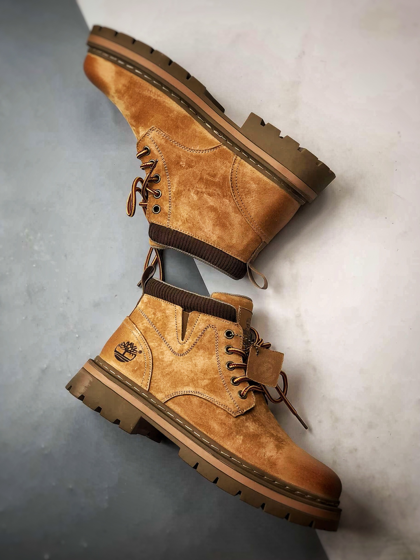 Timberland 天伯伦/添柏岚 经典户外休闲大黄靴系列 TB10038-High Quatity Cheap Brand wholesale wholesaler seller Clothes Bags handbags Sneakers Top Fashion Clothing Shoes from China Factory Chinese suppliers best Quality Beautiful Price Timberland 天伯伦/添柏岚 经典户外休闲大黄靴系列 TB10038