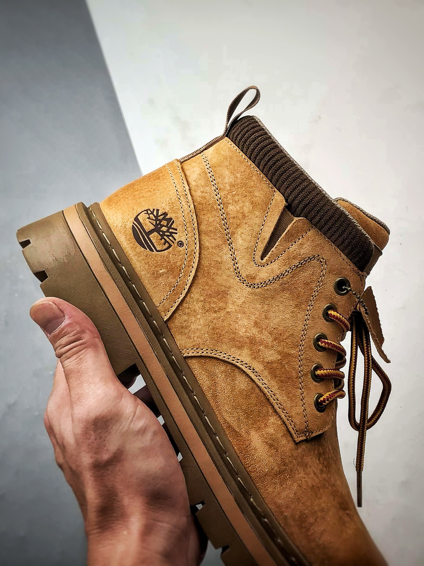 Timberland 天伯伦/添柏岚 经典户外休闲大黄靴系列 TB10038-High Quatity Cheap Brand wholesale wholesaler seller Clothes Bags handbags Sneakers Top Fashion Clothing Shoes from China Factory Chinese suppliers best Quality Beautiful Price Timberland 天伯伦/添柏岚 经典户外休闲大黄靴系列 TB10038