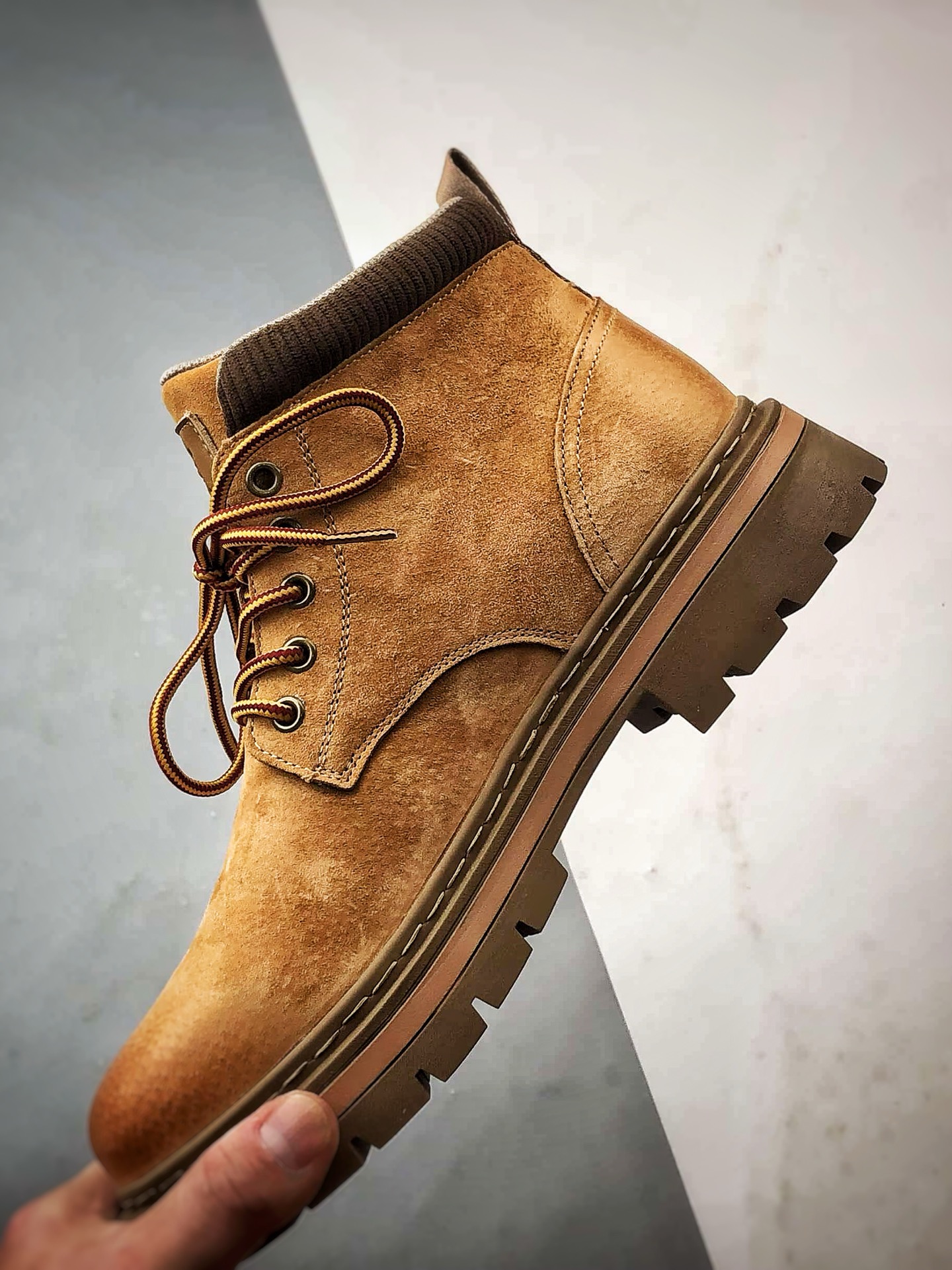 Timberland 天伯伦/添柏岚 经典户外休闲大黄靴系列 TB10038-High Quatity Cheap Brand wholesale wholesaler seller Clothes Bags handbags Sneakers Top Fashion Clothing Shoes from China Factory Chinese suppliers best Quality Beautiful Price Timberland 天伯伦/添柏岚 经典户外休闲大黄靴系列 TB10038