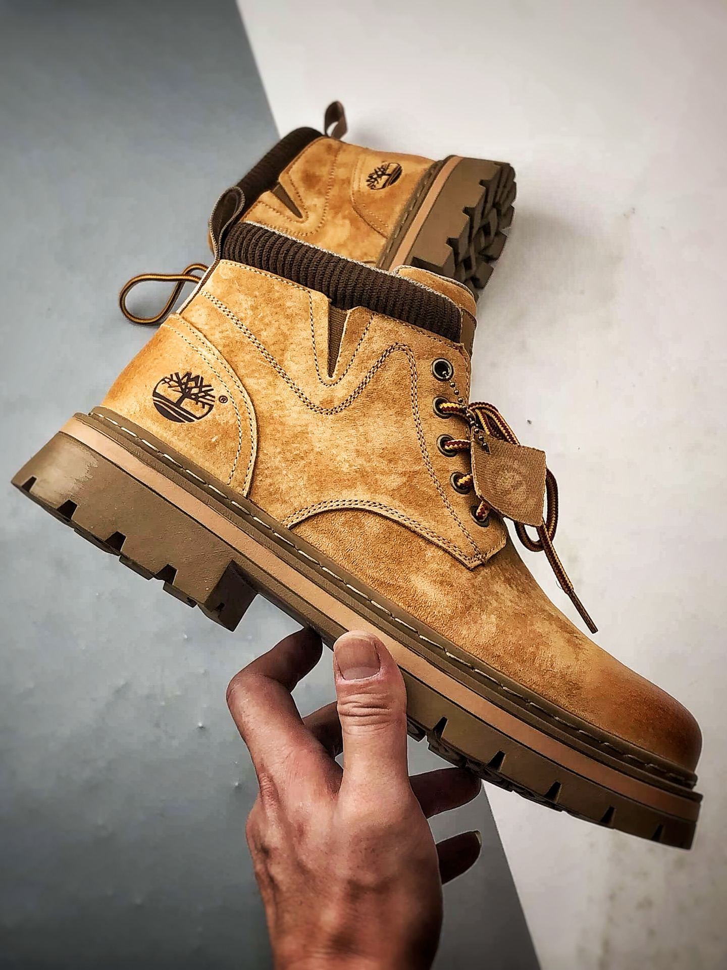 Timberland 天伯伦/添柏岚 经典户外休闲大黄靴系列 TB10038-High Quatity Cheap Brand wholesale wholesaler seller Clothes Bags handbags Sneakers Top Fashion Clothing Shoes from China Factory Chinese suppliers best Quality Beautiful Price Timberland 天伯伦/添柏岚 经典户外休闲大黄靴系列 TB10038