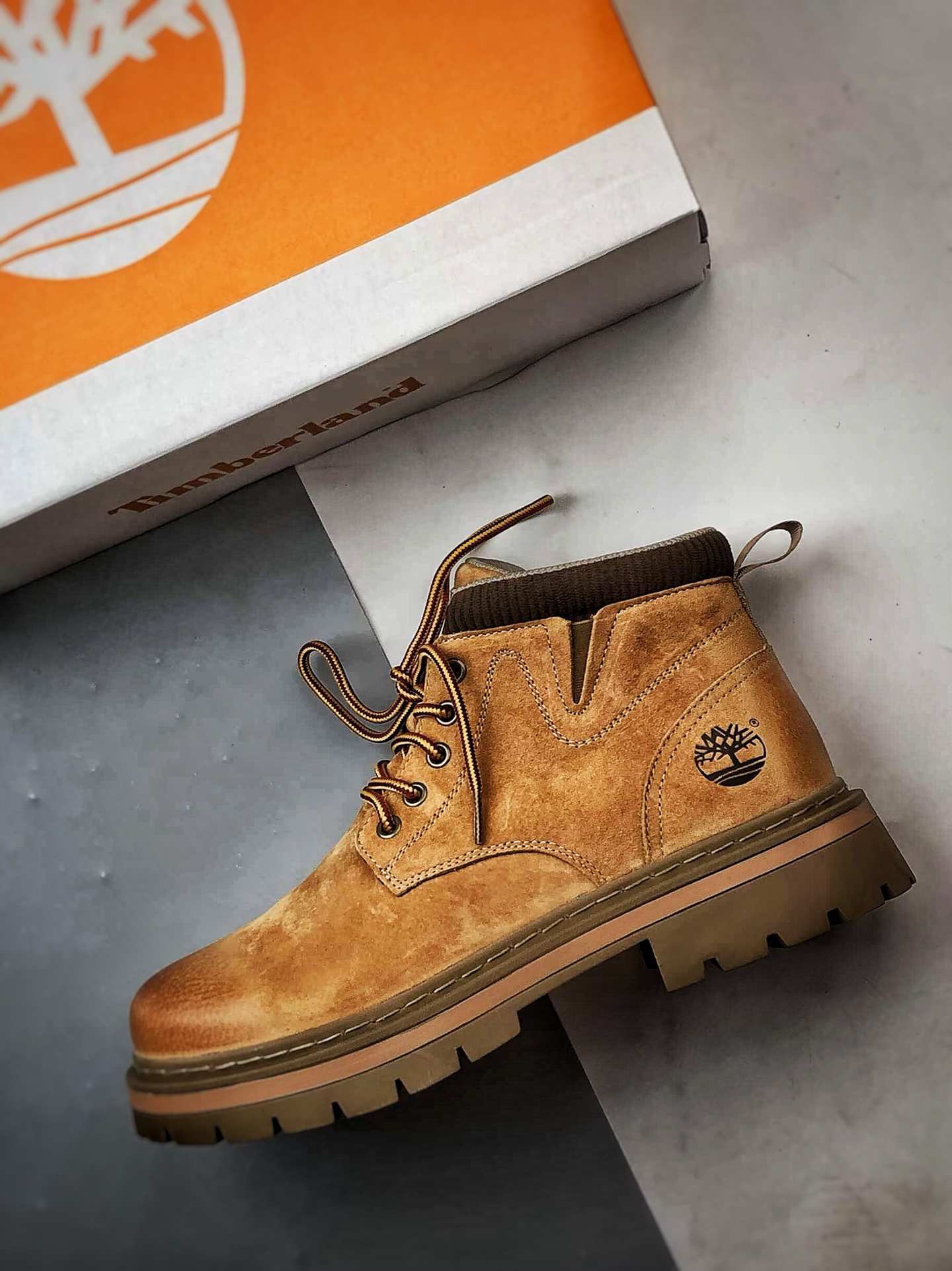 Timberland 天伯伦/添柏岚 经典户外休闲大黄靴系列 TB10038-High Quatity Cheap Brand wholesale wholesaler seller Clothes Bags handbags Sneakers Top Fashion Clothing Shoes from China Factory Chinese suppliers best Quality Beautiful Price Timberland 天伯伦/添柏岚 经典户外休闲大黄靴系列 TB10038