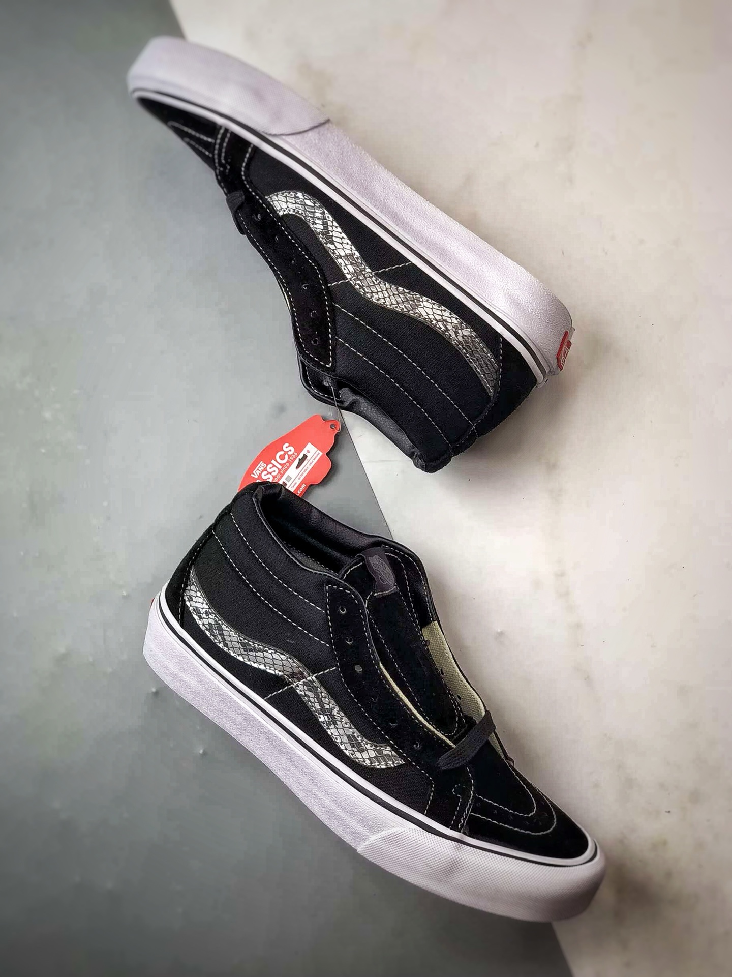 Vans Sk8-Mid Reissue 万斯官方 侧边蛇纹饰条帆布滑板鞋-High Quatity Cheap Brand wholesale wholesaler seller Clothes Bags handbags Sneakers Top Fashion Clothing Shoes from China Factory Chinese suppliers best Quality Beautiful Price Vans Sk8-Mid Reissue 万斯官方 侧边蛇纹饰条帆布滑板鞋