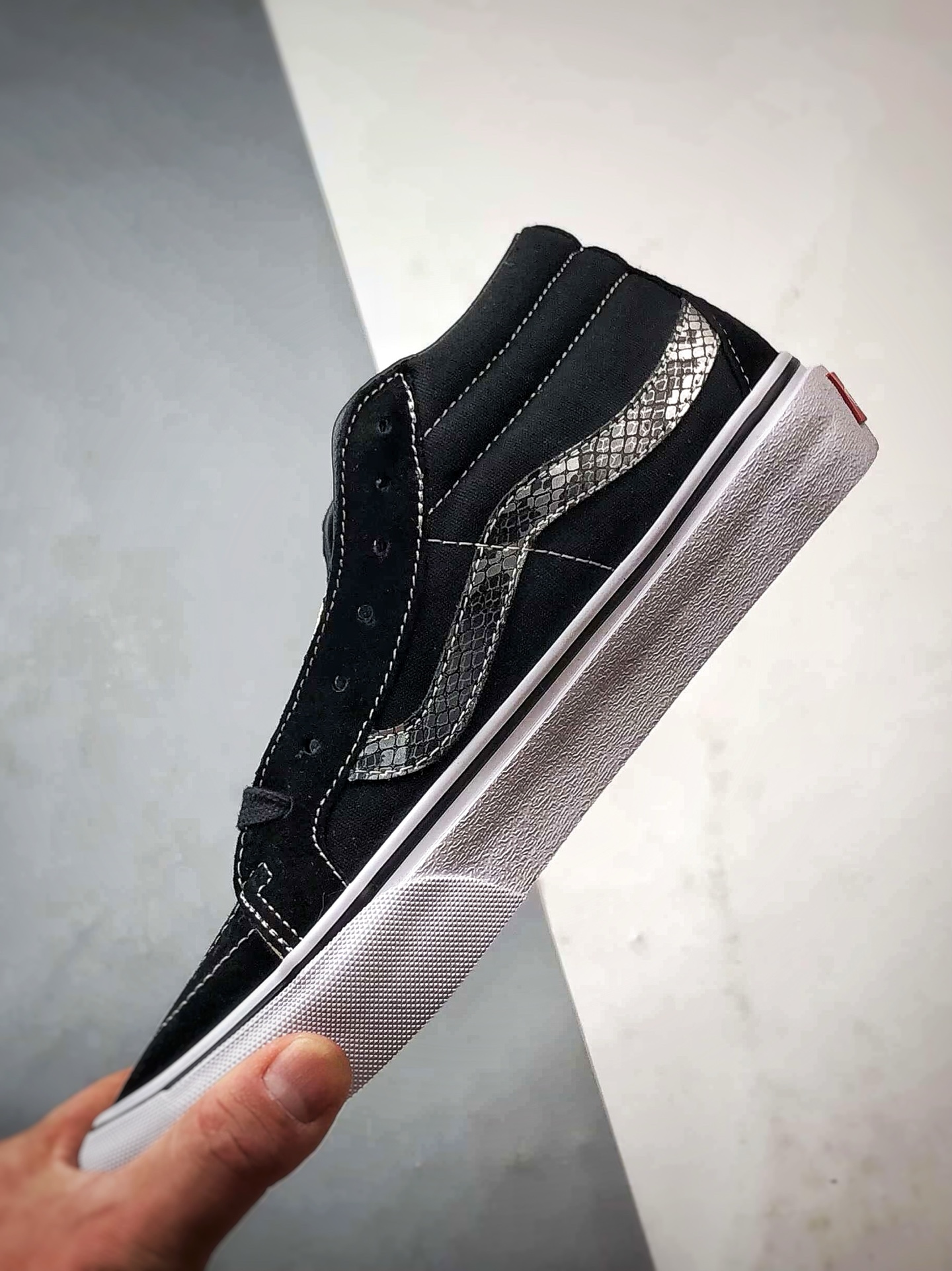 Vans Sk8-Mid Reissue 万斯官方 侧边蛇纹饰条帆布滑板鞋-High Quatity Cheap Brand wholesale wholesaler seller Clothes Bags handbags Sneakers Top Fashion Clothing Shoes from China Factory Chinese suppliers best Quality Beautiful Price Vans Sk8-Mid Reissue 万斯官方 侧边蛇纹饰条帆布滑板鞋