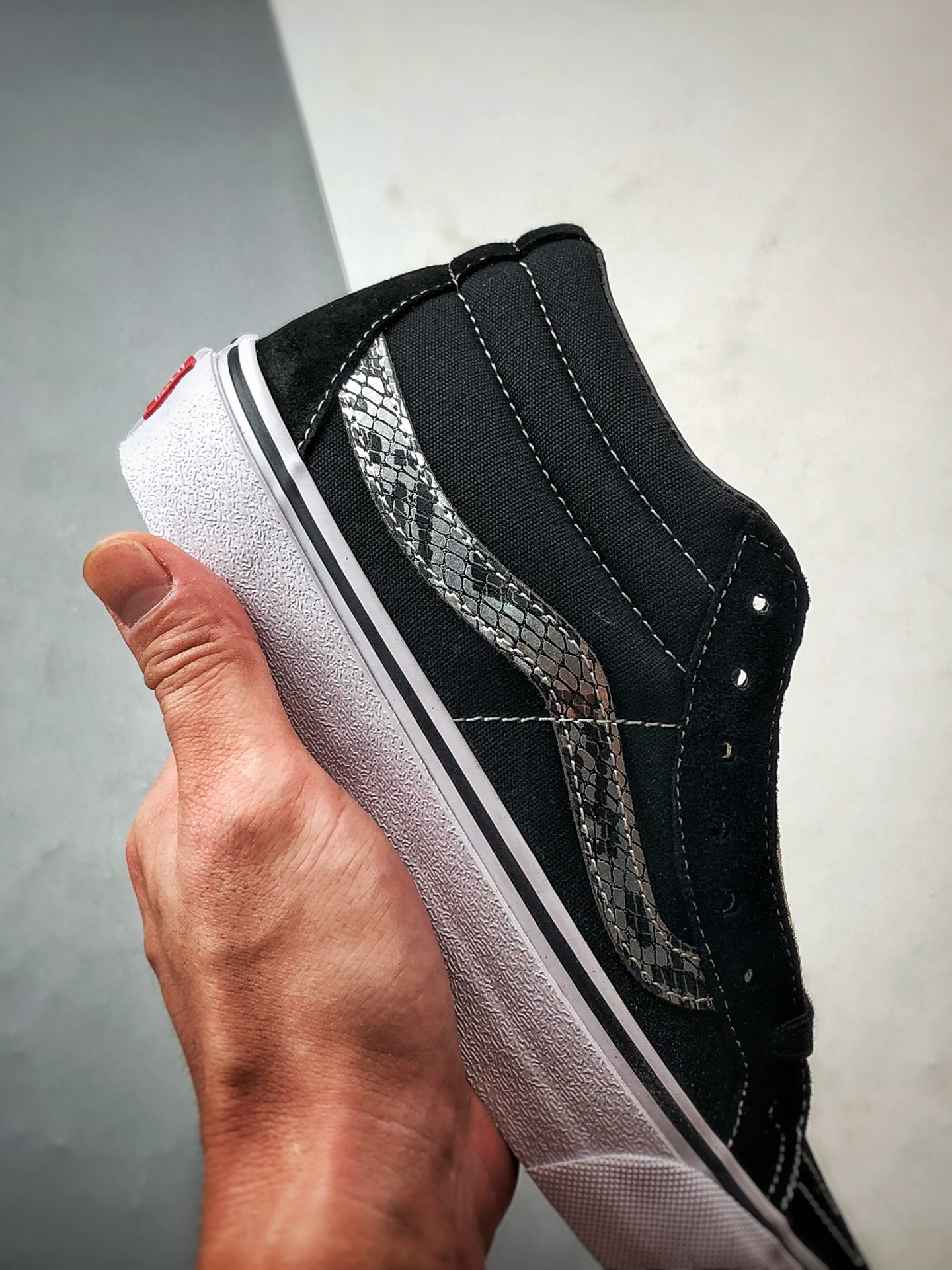 Vans Sk8-Mid Reissue 万斯官方 侧边蛇纹饰条帆布滑板鞋-High Quatity Cheap Brand wholesale wholesaler seller Clothes Bags handbags Sneakers Top Fashion Clothing Shoes from China Factory Chinese suppliers best Quality Beautiful Price Vans Sk8-Mid Reissue 万斯官方 侧边蛇纹饰条帆布滑板鞋