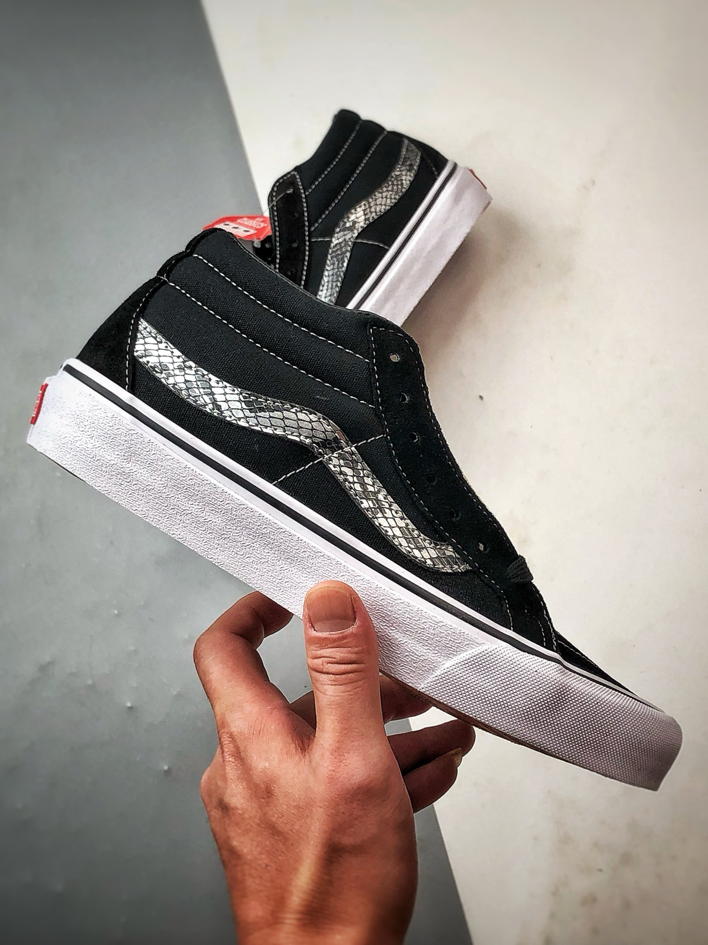 Vans Sk8-Mid Reissue 万斯官方 侧边蛇纹饰条帆布滑板鞋-High Quatity Cheap Brand wholesale wholesaler seller Clothes Bags handbags Sneakers Top Fashion Clothing Shoes from China Factory Chinese suppliers best Quality Beautiful Price Vans Sk8-Mid Reissue 万斯官方 侧边蛇纹饰条帆布滑板鞋