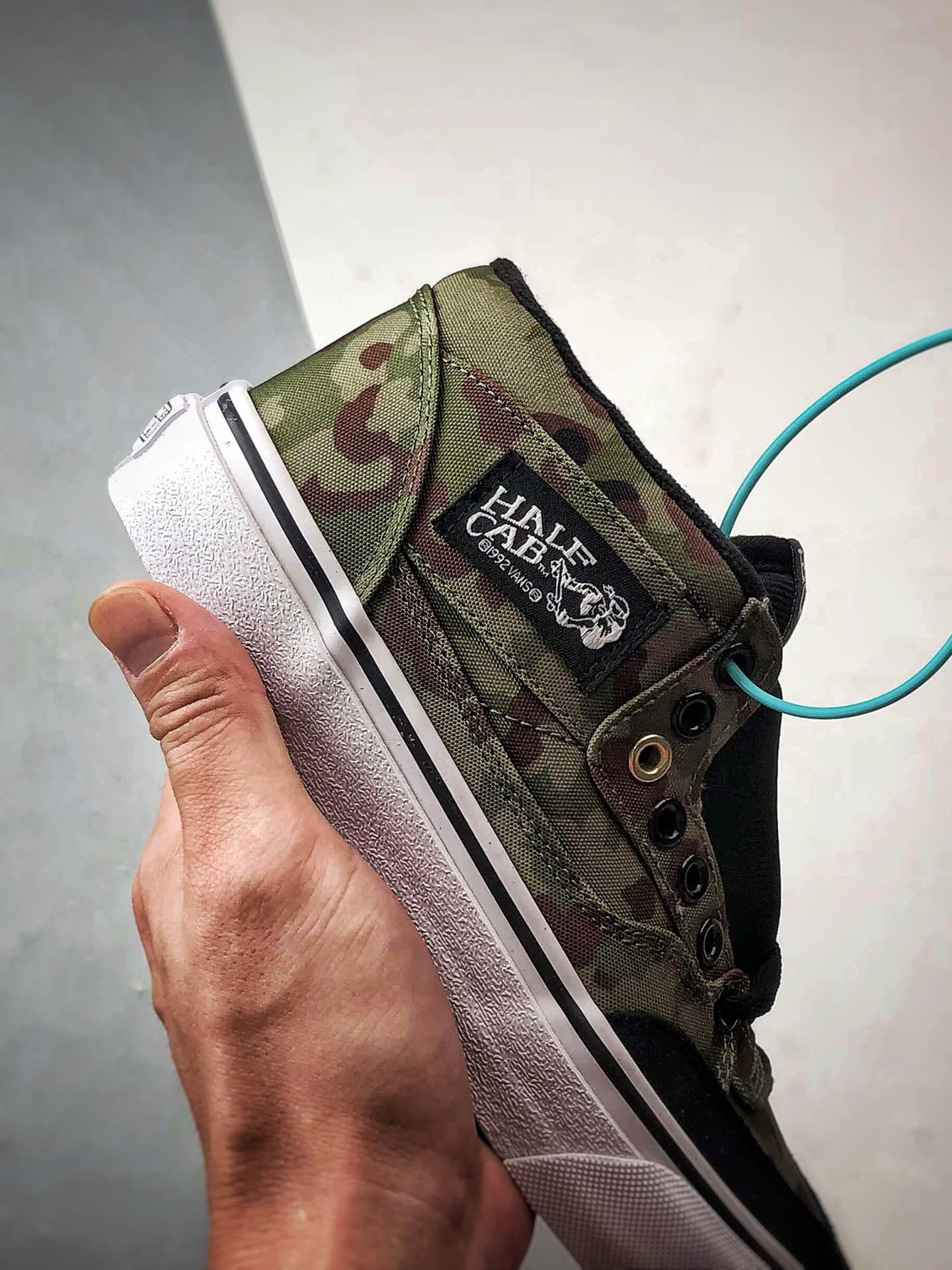 Vans Skate Half Cab 黑绿迷彩 美式复古休闲中帮休闲职业滑板鞋 VN000DZ3BLK-High Quatity Cheap Brand wholesale wholesaler seller Clothes Bags handbags Sneakers Top Fashion Clothing Shoes from China Factory Chinese suppliers best Quality Beautiful Price Vans Skate Half Cab 黑绿迷彩 美式复古休闲中帮休闲职业滑板鞋 VN000DZ3BLK