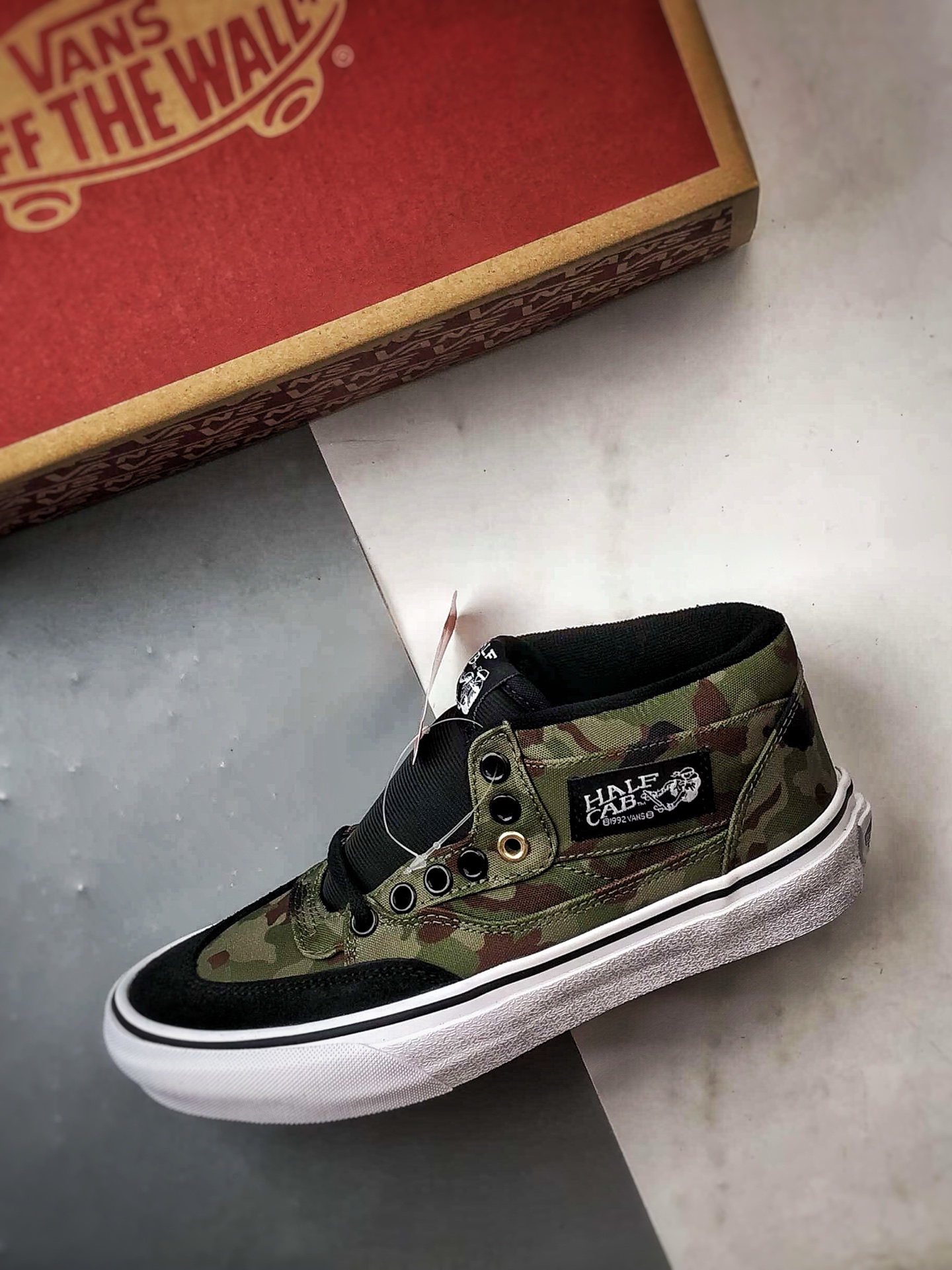 Vans Skate Half Cab 黑绿迷彩 美式复古休闲中帮休闲职业滑板鞋 VN000DZ3BLK-High Quatity Cheap Brand wholesale wholesaler seller Clothes Bags handbags Sneakers Top Fashion Clothing Shoes from China Factory Chinese suppliers best Quality Beautiful Price Vans Skate Half Cab 黑绿迷彩 美式复古休闲中帮休闲职业滑板鞋 VN000DZ3BLK