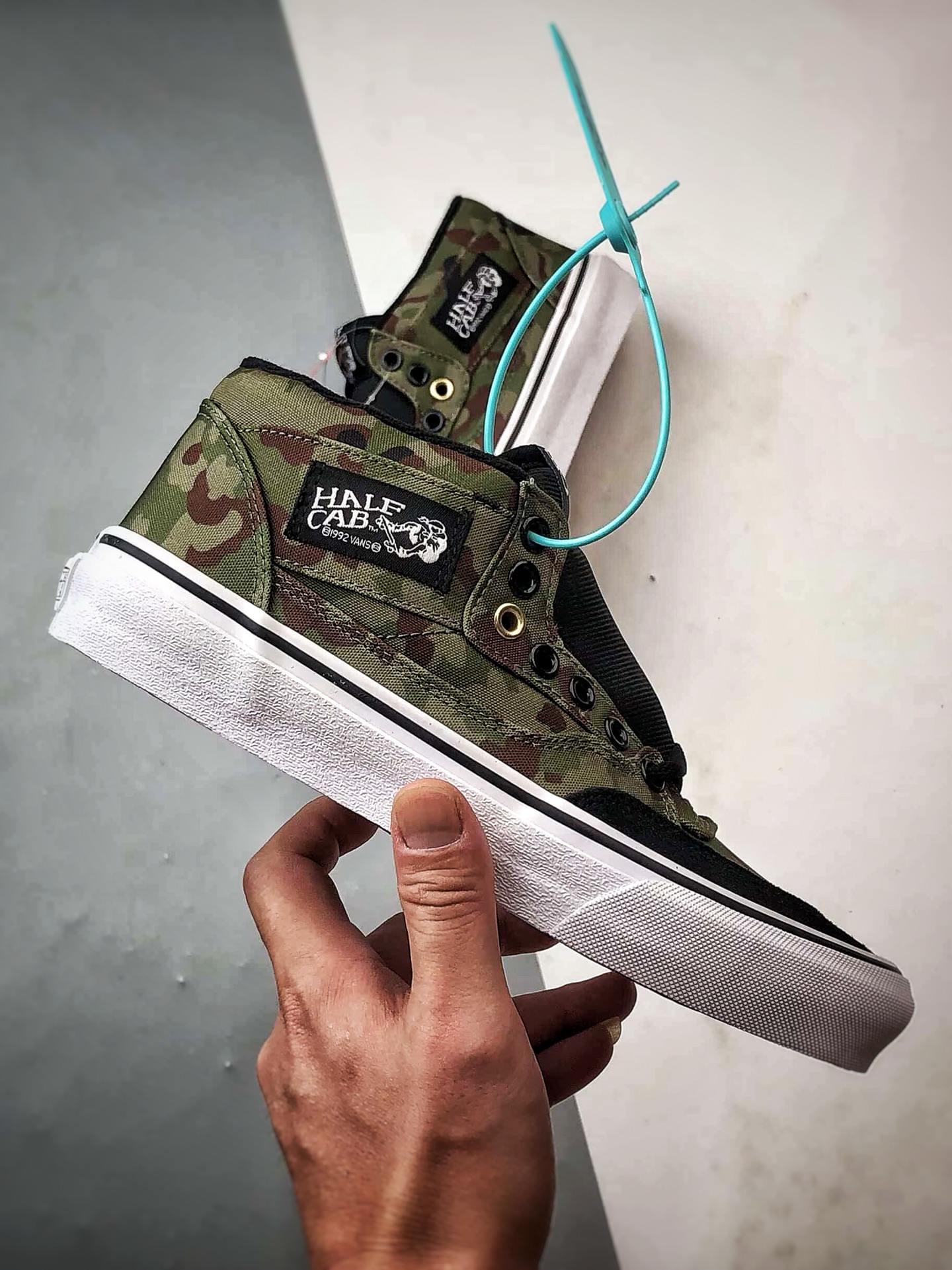 Vans Skate Half Cab 黑绿迷彩 美式复古休闲中帮休闲职业滑板鞋 VN000DZ3BLK-High Quatity Cheap Brand wholesale wholesaler seller Clothes Bags handbags Sneakers Top Fashion Clothing Shoes from China Factory Chinese suppliers best Quality Beautiful Price Vans Skate Half Cab 黑绿迷彩 美式复古休闲中帮休闲职业滑板鞋 VN000DZ3BLK