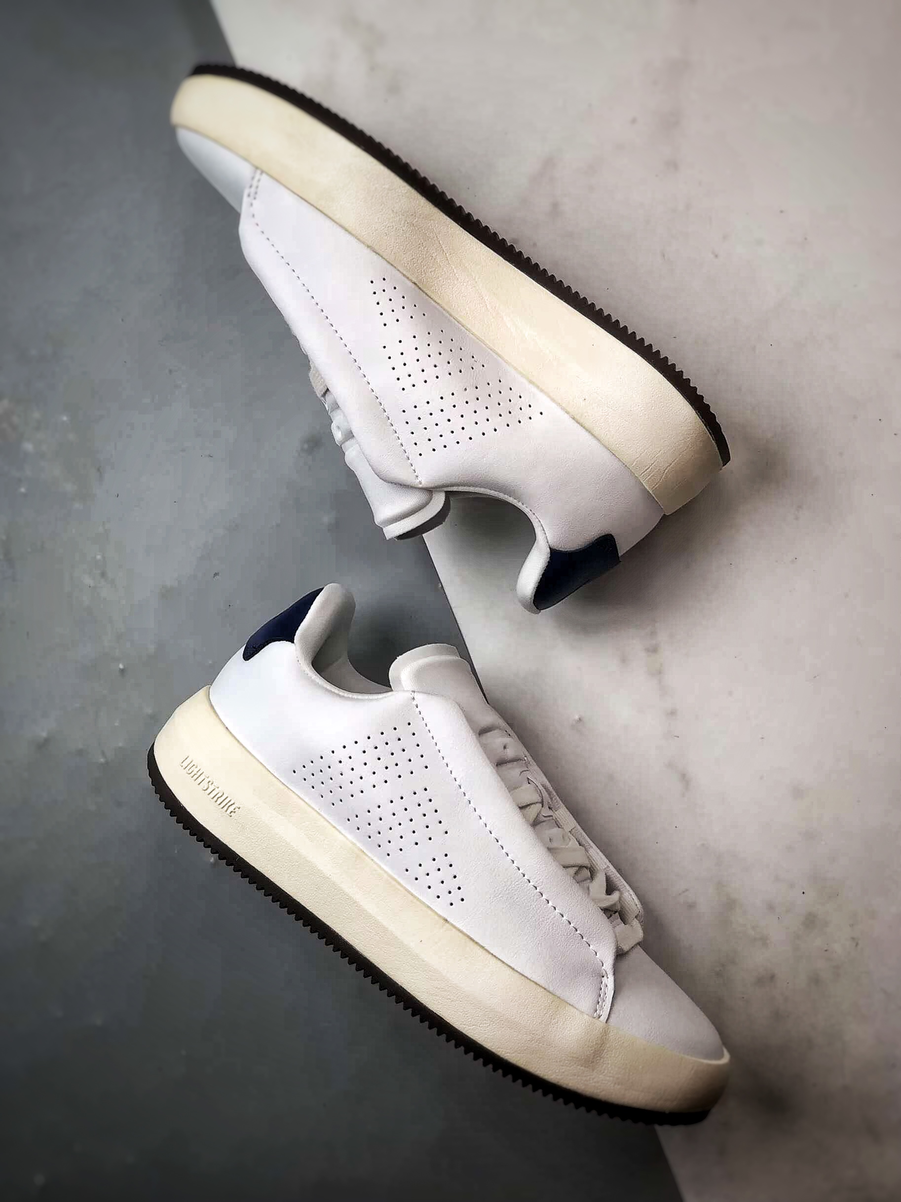 AD Acesmash 白色 舒适百搭休闲低帮运动板鞋 JQ2298-High Quatity Cheap Brand wholesale wholesaler seller Clothes Bags handbags Sneakers Top Fashion Clothing Shoes from China Factory Chinese suppliers best Quality Beautiful Price AD Acesmash 白色 舒适百搭休闲低帮运动板鞋 JQ2298