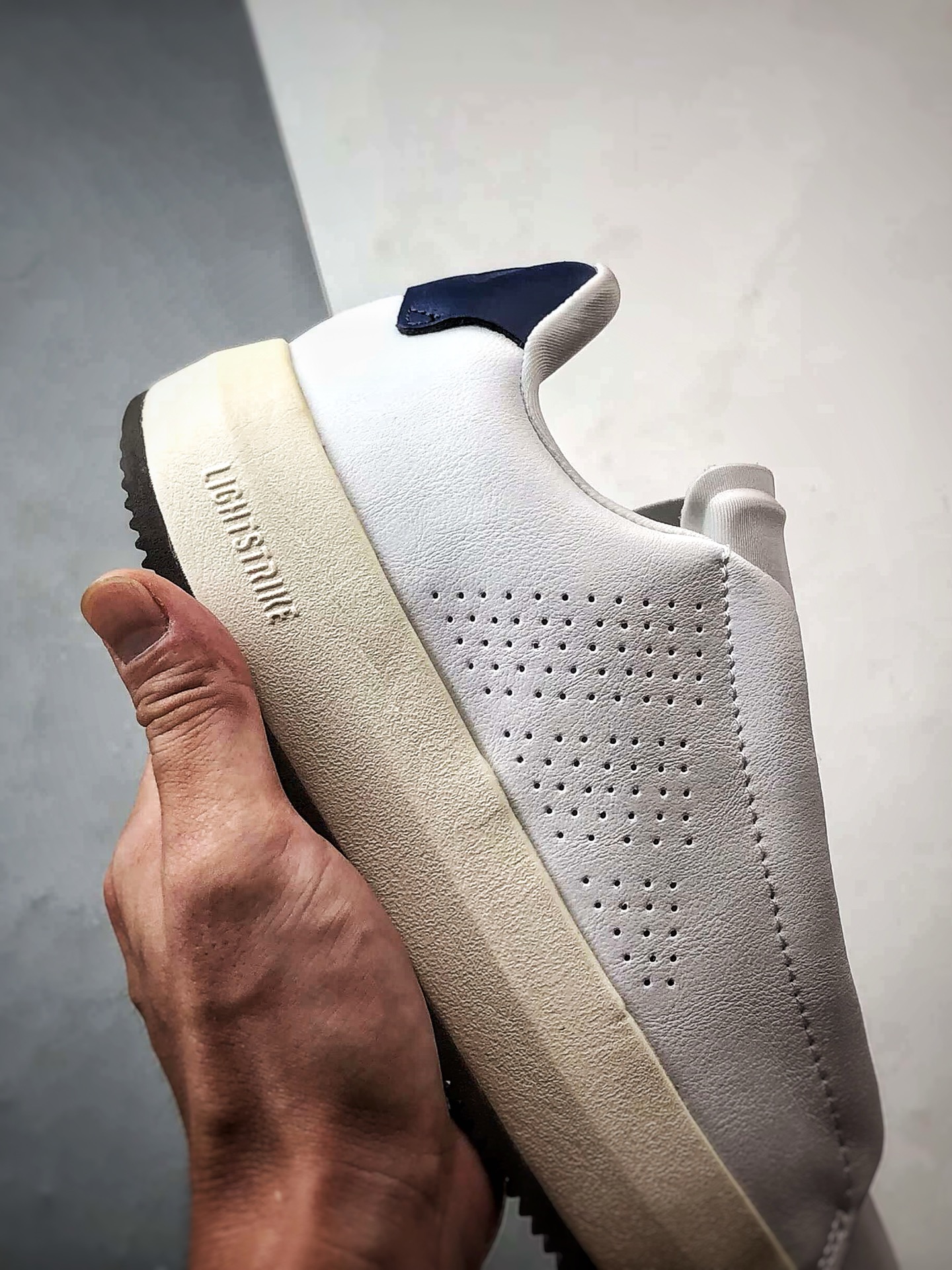 AD Acesmash 白色 舒适百搭休闲低帮运动板鞋 JQ2298-High Quatity Cheap Brand wholesale wholesaler seller Clothes Bags handbags Sneakers Top Fashion Clothing Shoes from China Factory Chinese suppliers best Quality Beautiful Price AD Acesmash 白色 舒适百搭休闲低帮运动板鞋 JQ2298