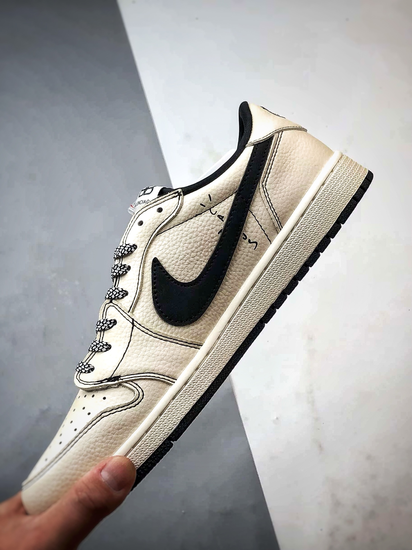Air Jordan 1 Low ”高端定制” 巴黎米白黑印花倒钩 DS2025-002-High Quatity Cheap Brand wholesale wholesaler seller Clothes Bags handbags Sneakers Top Fashion Clothing Shoes from China Factory Chinese suppliers best Quality Beautiful Price Air Jordan 1 Low ”高端定制” 巴黎米白黑印花倒钩 DS2025-002