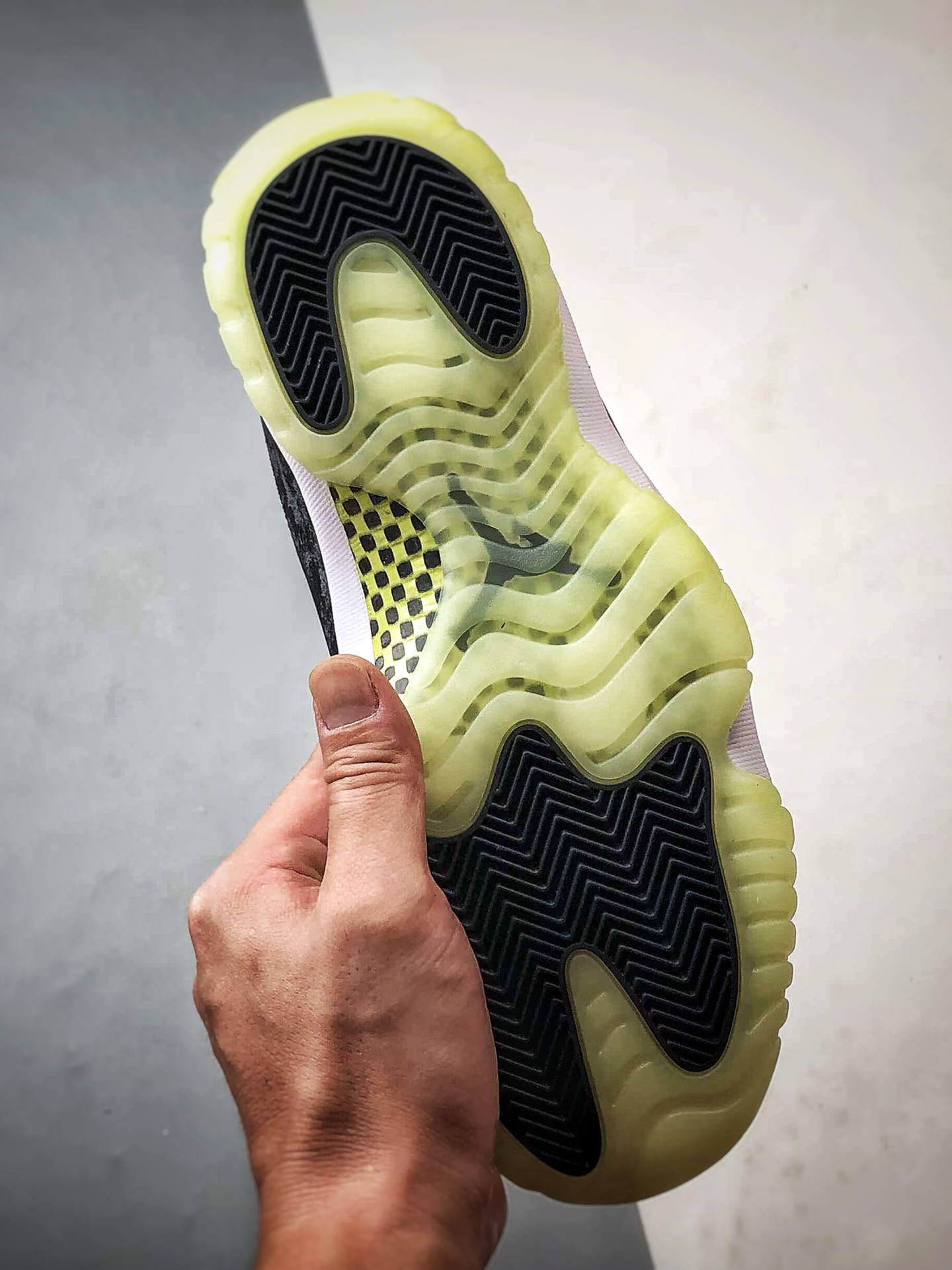 Jordan Air Jordan 11Retro High 万圣节黑绿 IB1378-001