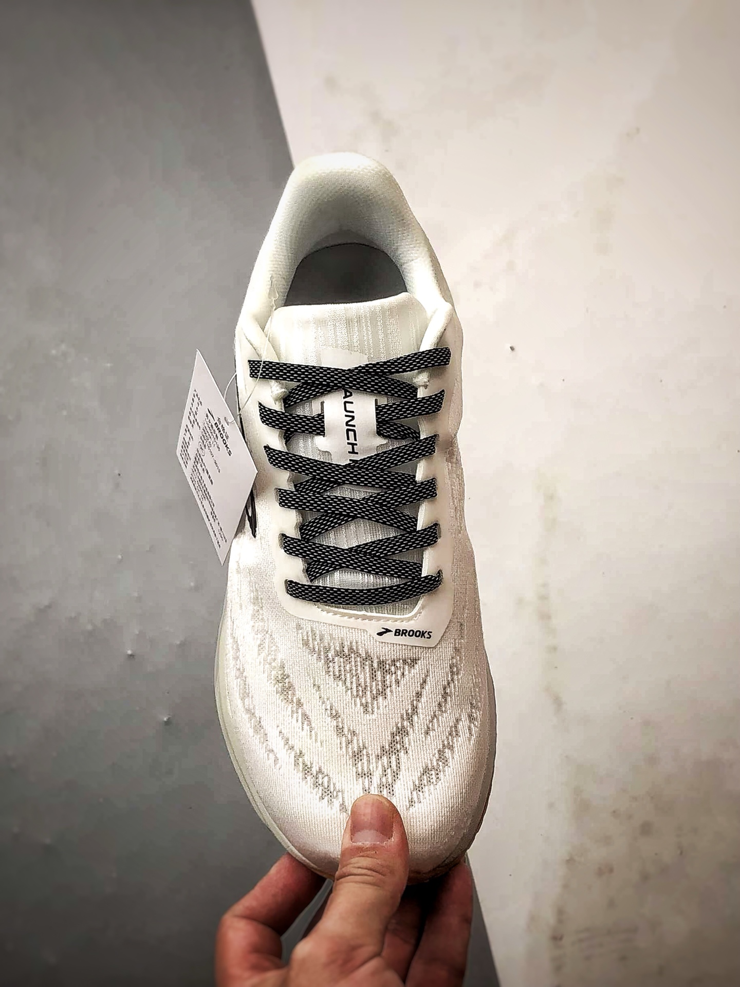 Brooks/布鲁克斯 Launch 11 灰白 启速11舒适透气轻量缓震跑步鞋-High Quatity Cheap Brand wholesale wholesaler seller Clothes Bags handbags Sneakers Top Fashion Clothing Shoes from China Factory Chinese suppliers best Quality Beautiful Price Brooks/布鲁克斯 Launch 11 灰白 启速11舒适透气轻量缓震跑步鞋