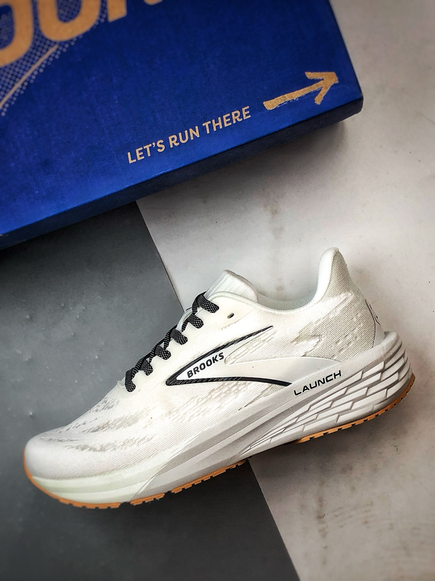 Brooks/布鲁克斯 Launch 11 灰白 启速11舒适透气轻量缓震跑步鞋-High Quatity Cheap Brand wholesale wholesaler seller Clothes Bags handbags Sneakers Top Fashion Clothing Shoes from China Factory Chinese suppliers best Quality Beautiful Price Brooks/布鲁克斯 Launch 11 灰白 启速11舒适透气轻量缓震跑步鞋